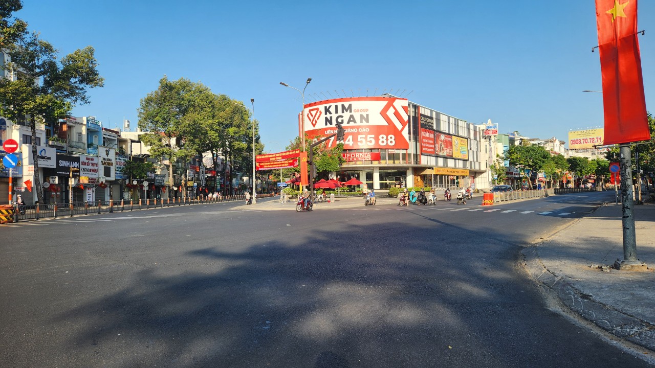 C&aacute;c khu vui chơi ở TP.HCM tấp nập kh&aacute;ch du xu&acirc;n- Ảnh 2.