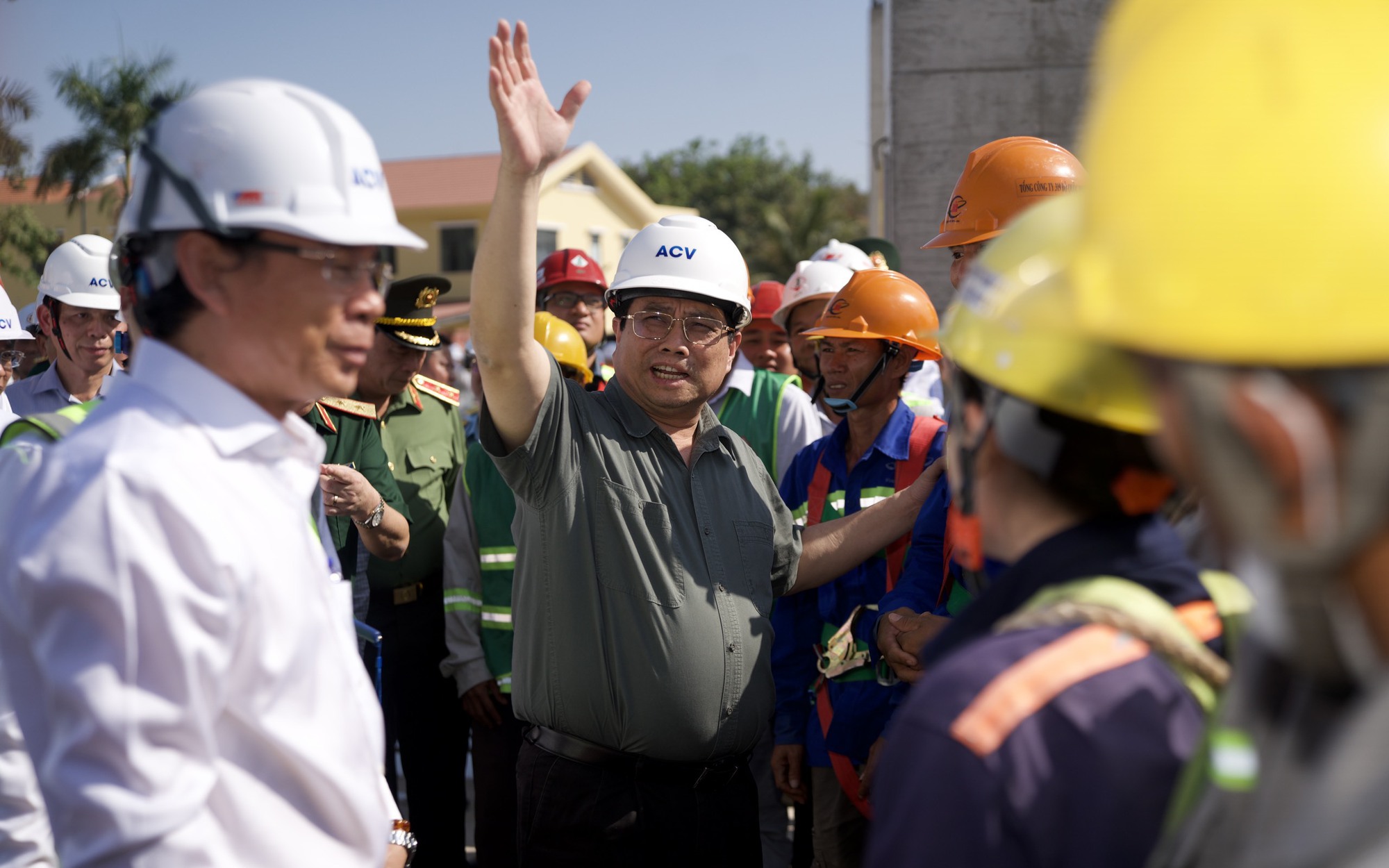 Thủ tướng: Nỗ lực ho&agrave;n th&agrave;nh nh&agrave; ga T3 s&acirc;n bay T&acirc;n Sơn Nhất v&agrave;o 30/4/2025