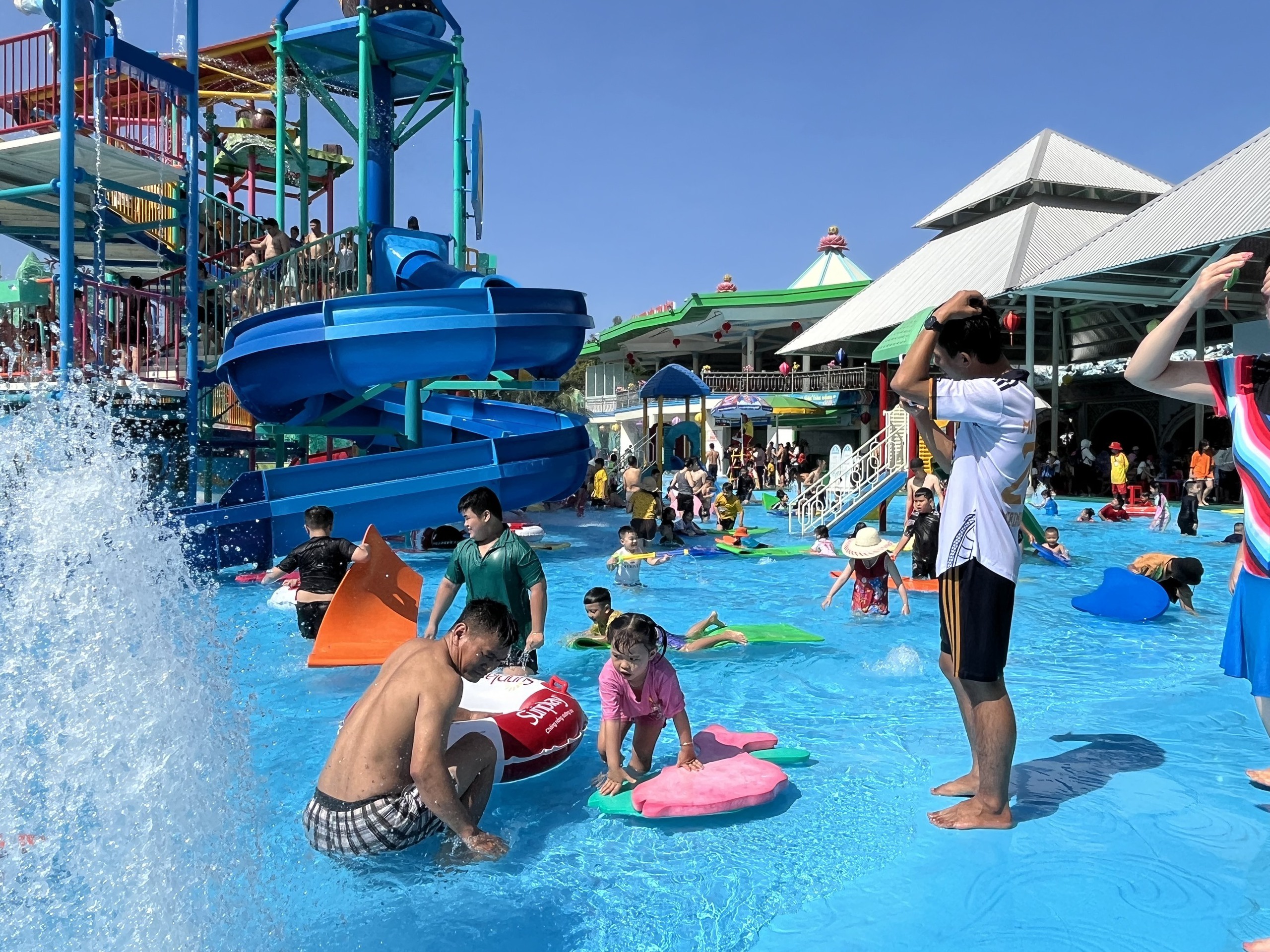 Dự kiến 7 ng&agrave;y nghỉ Tết, TP.HCM thu hơn 6.500 tỷ đồng- Ảnh 4.