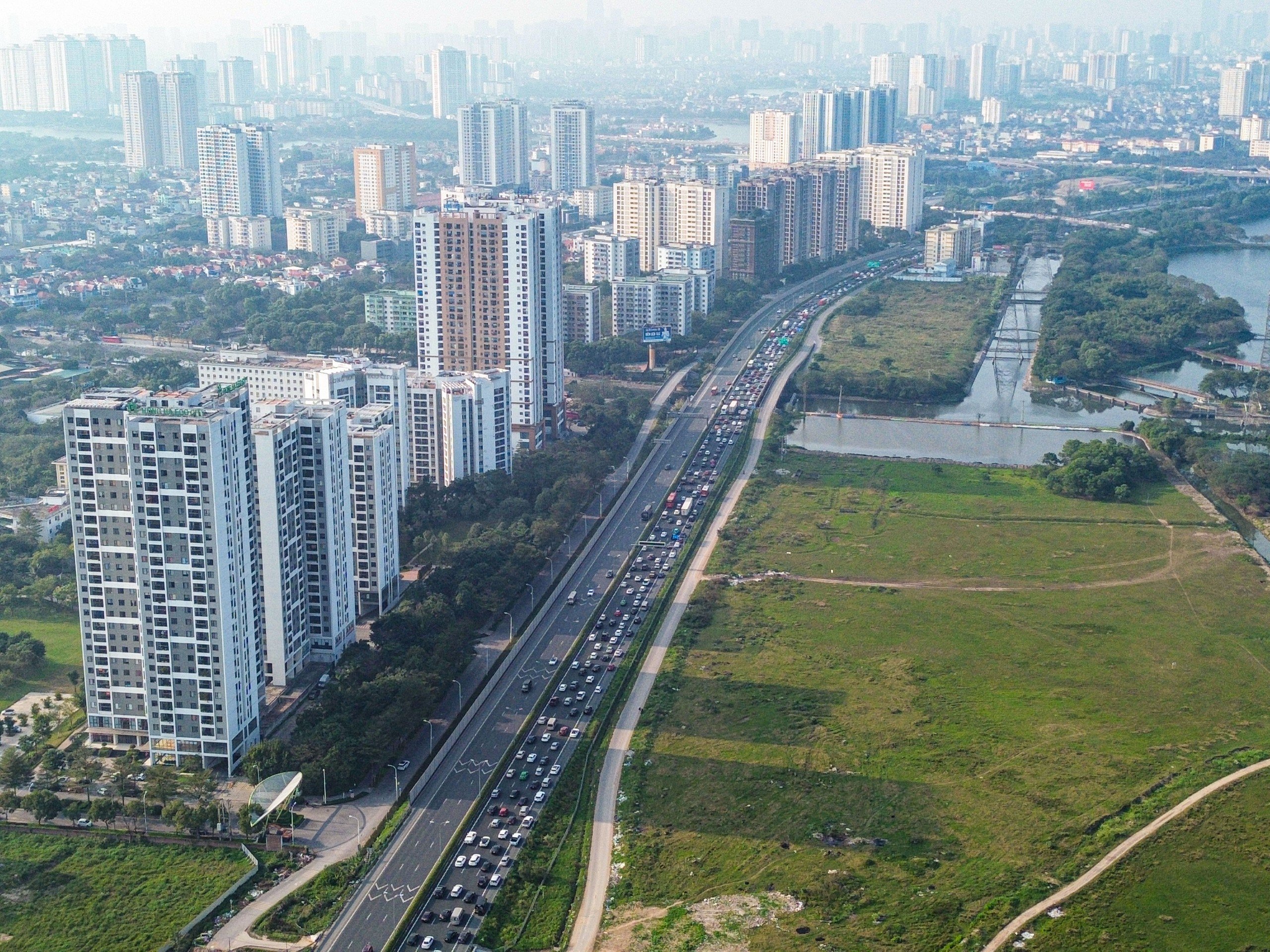 Người d&acirc;n đổ về H&agrave; Nội d&ugrave; chưa hết kỳ nghỉ Tết, cửa ng&otilde; Thủ đ&ocirc; &ugrave;n tắc k&eacute;o d&agrave;i- Ảnh 10.