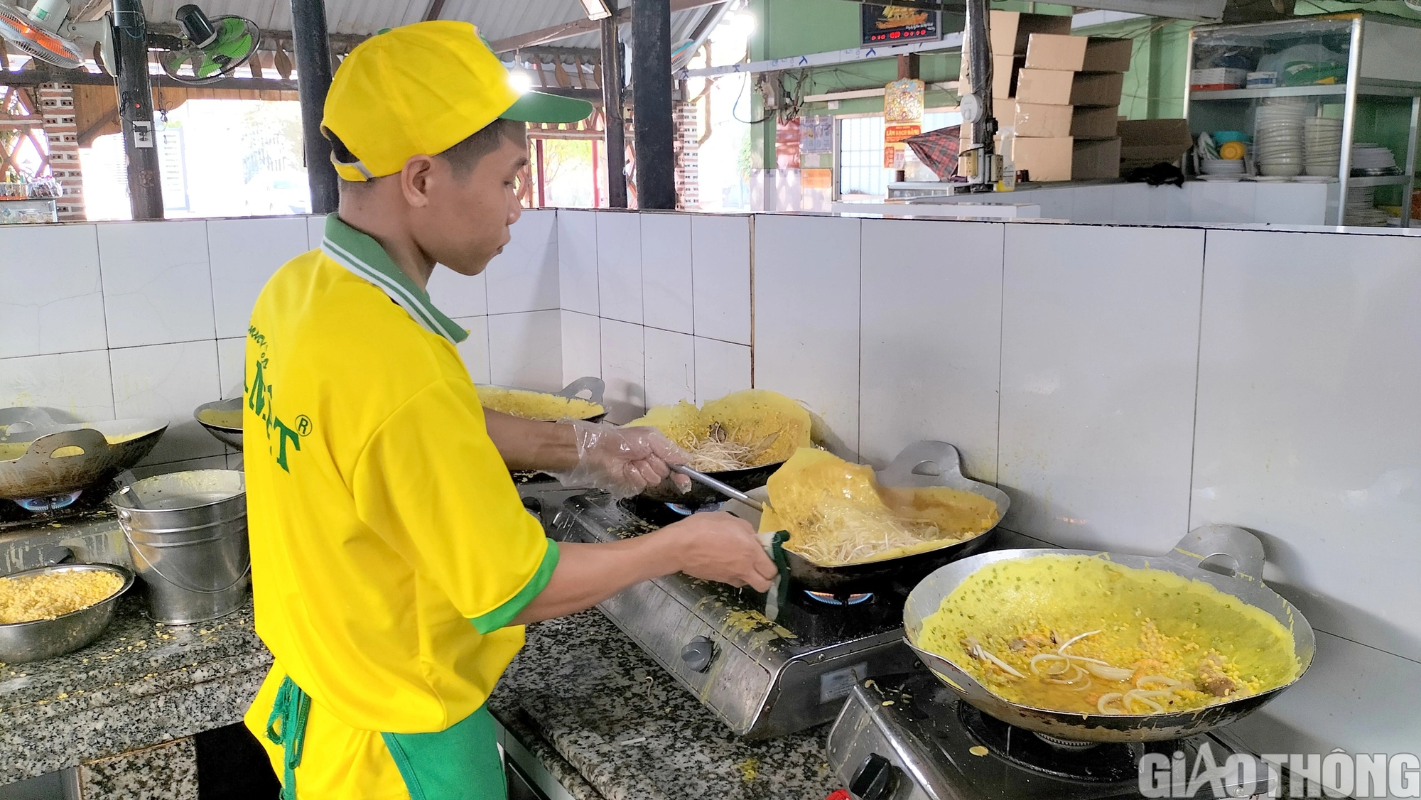 Du kh&aacute;ch về Bạc Li&ecirc;u dịp Tết nhớ thưởng thức m&oacute;n b&aacute;nh x&egrave;o trứ danh- Ảnh 3.