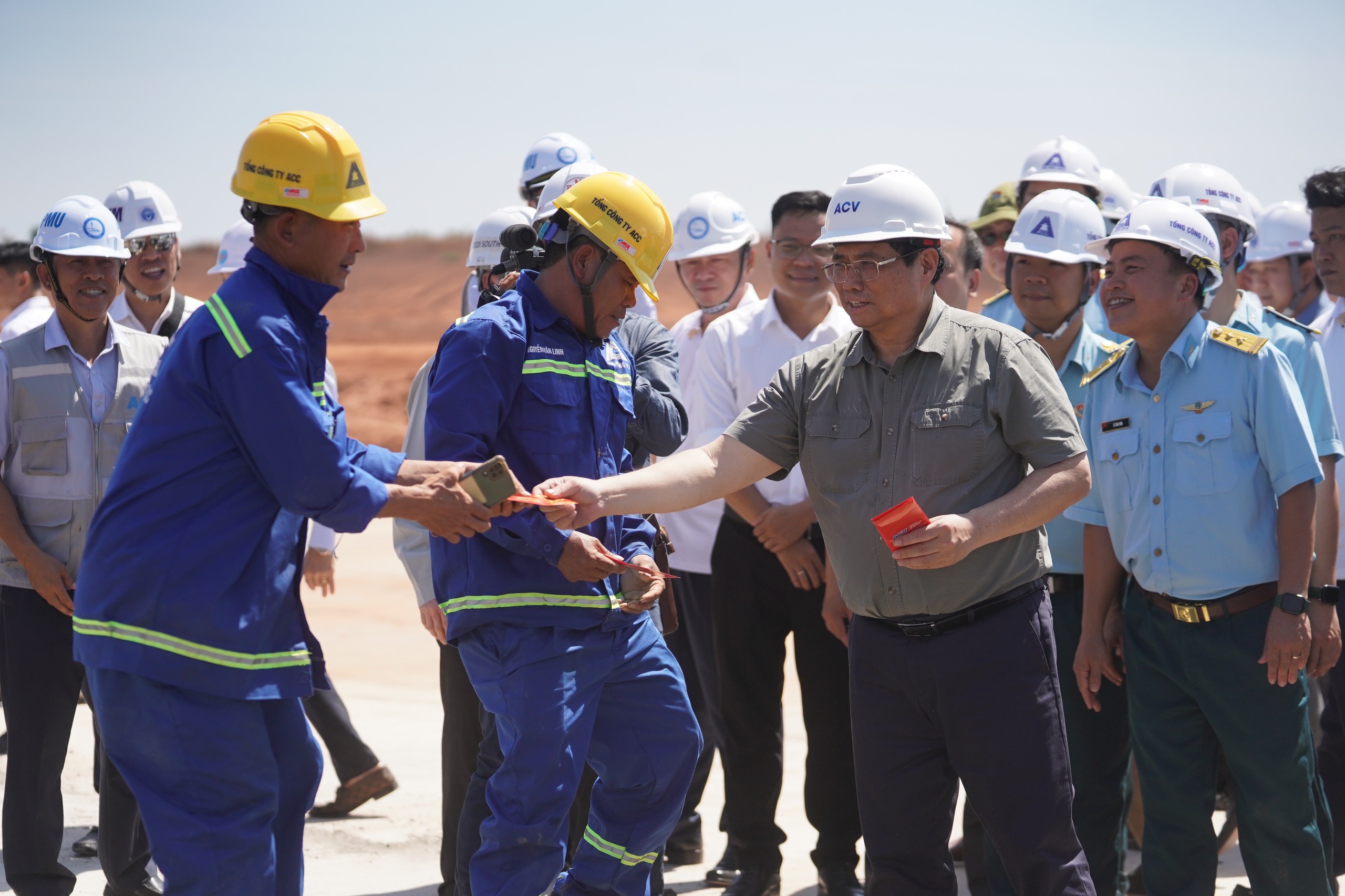 Thủ tướng: Phải vội v&atilde;, vất vả hơn để ho&agrave;n th&agrave;nh s&acirc;n bay Long Th&agrave;nh- Ảnh 4.