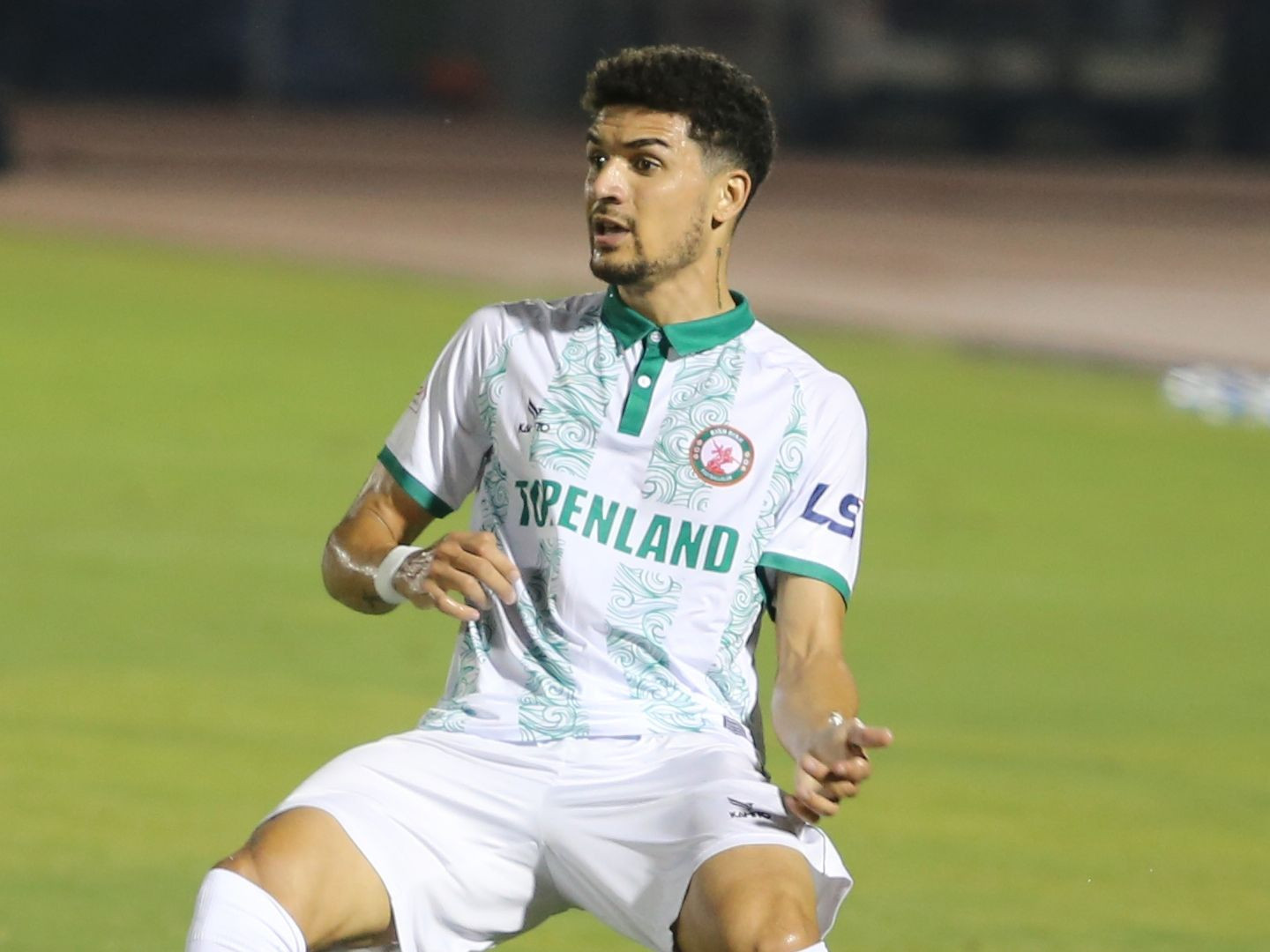 Báo Indonesia lo sốt vó trước tin cựu sao Barcelona nhập tịch Việt Nam- Ảnh 1. Báo Indonesia lo sốt vó trước tin cựu sao Barcelona nhập tịch Việt Nam- Ảnh 1.