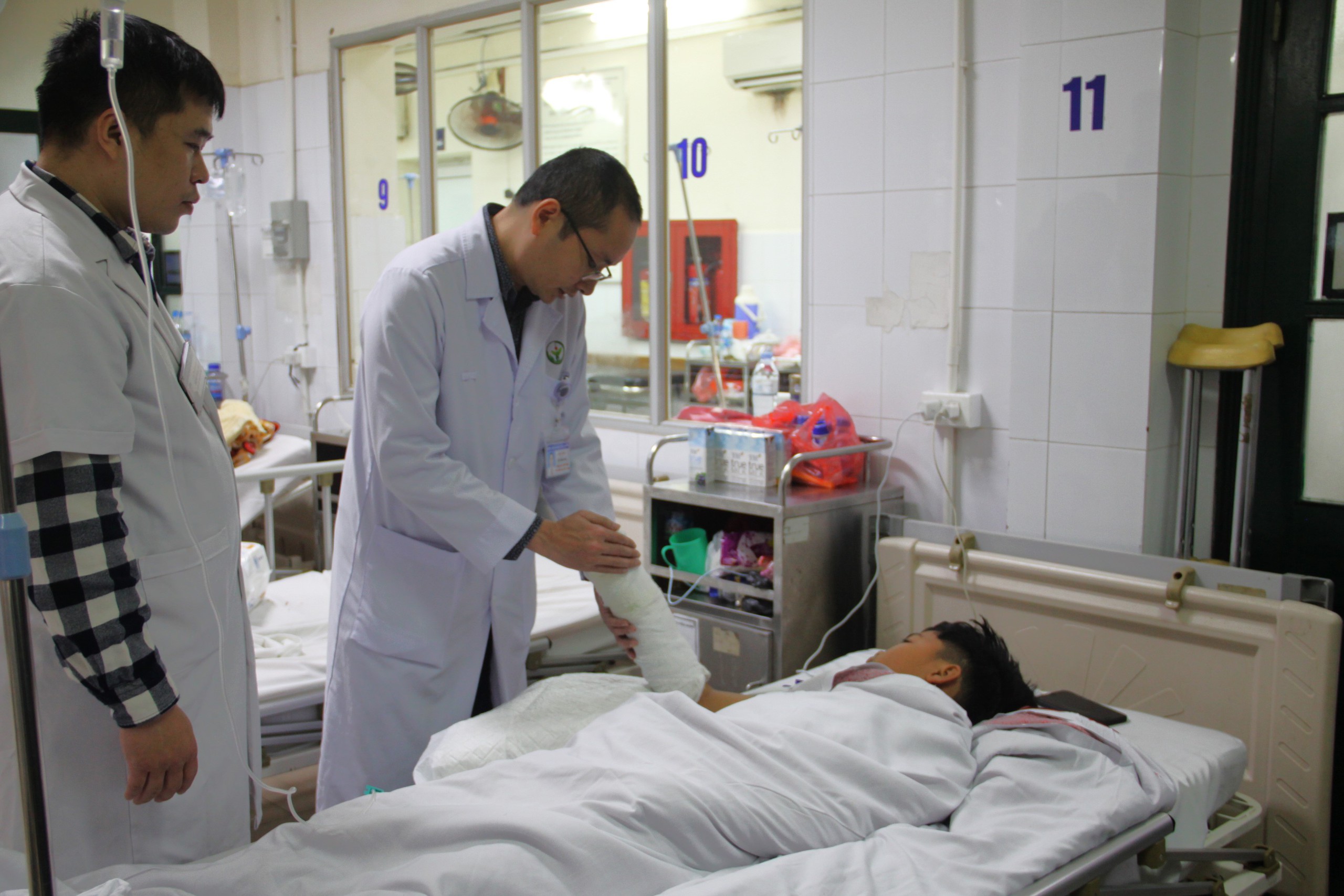 Nhiều người nhập viện, ti&ecirc;n lượng xấu sau tai nạn giao th&ocirc;ng do uống rượu bia- Ảnh 9.