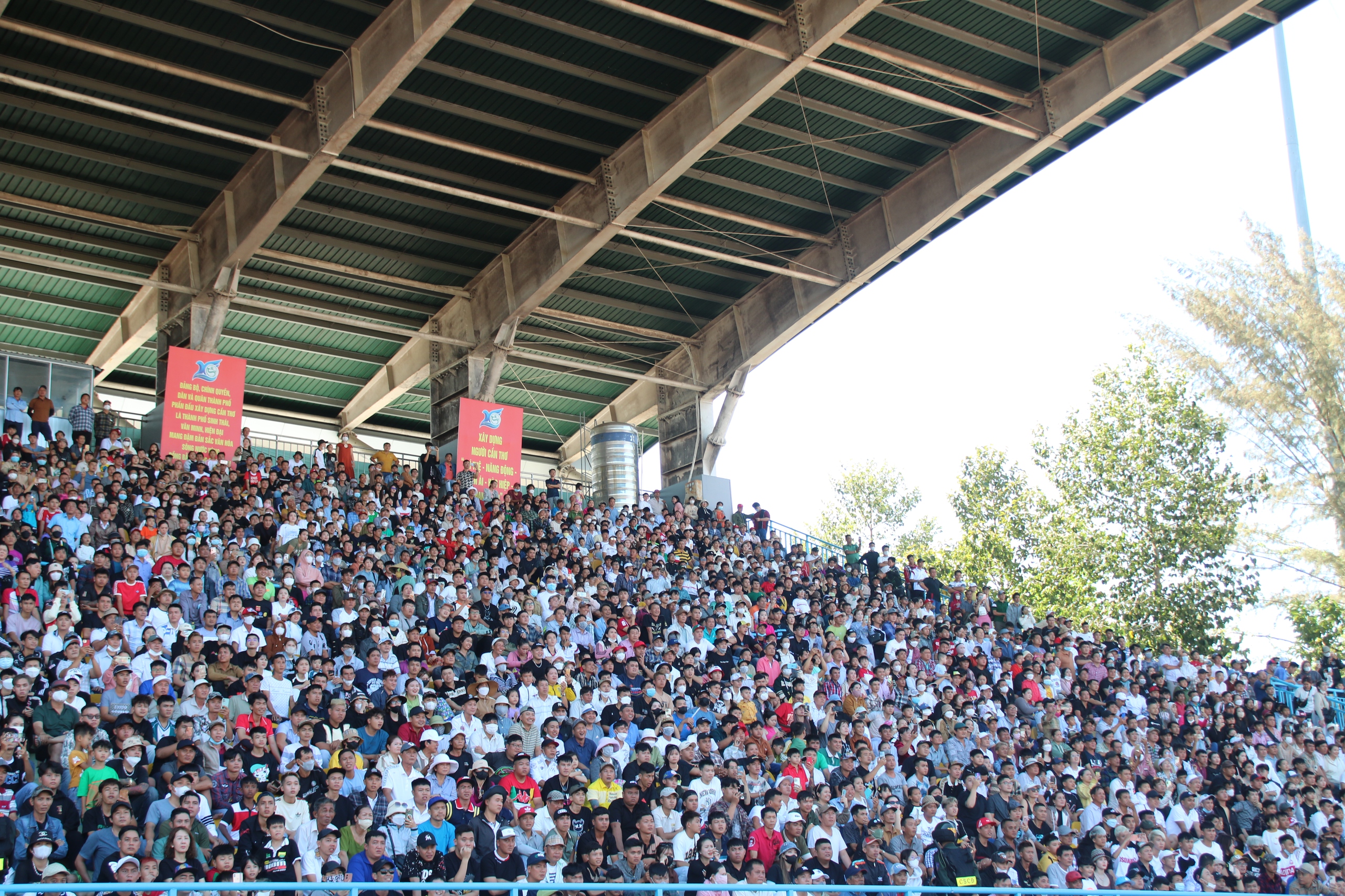 M&atilde;n nh&atilde;n với m&agrave;n tranh t&agrave;i đua xe m&ocirc; t&ocirc; to&agrave;n quốc ở Cần Thơ- Ảnh 1.