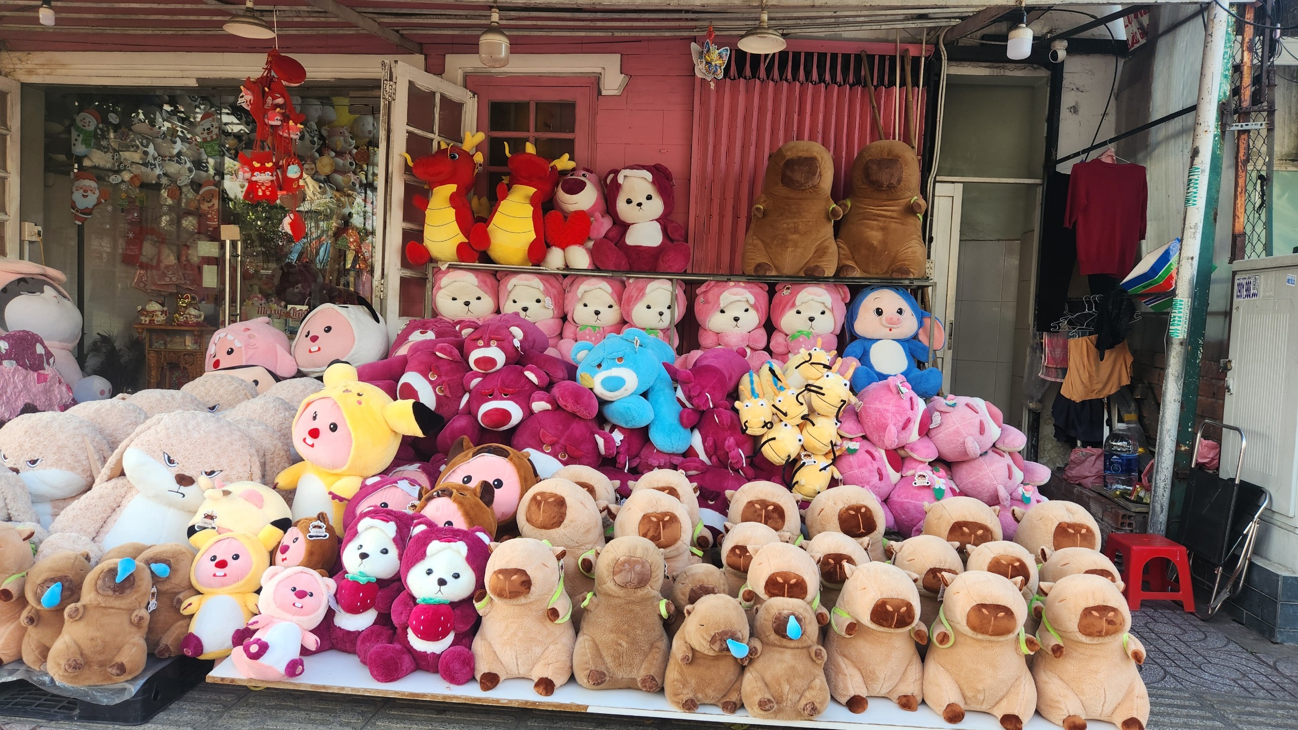 Hoa v&agrave; qu&agrave; lễ t&igrave;nh nh&acirc;n 14/2 chờ người mua- Ảnh 8.