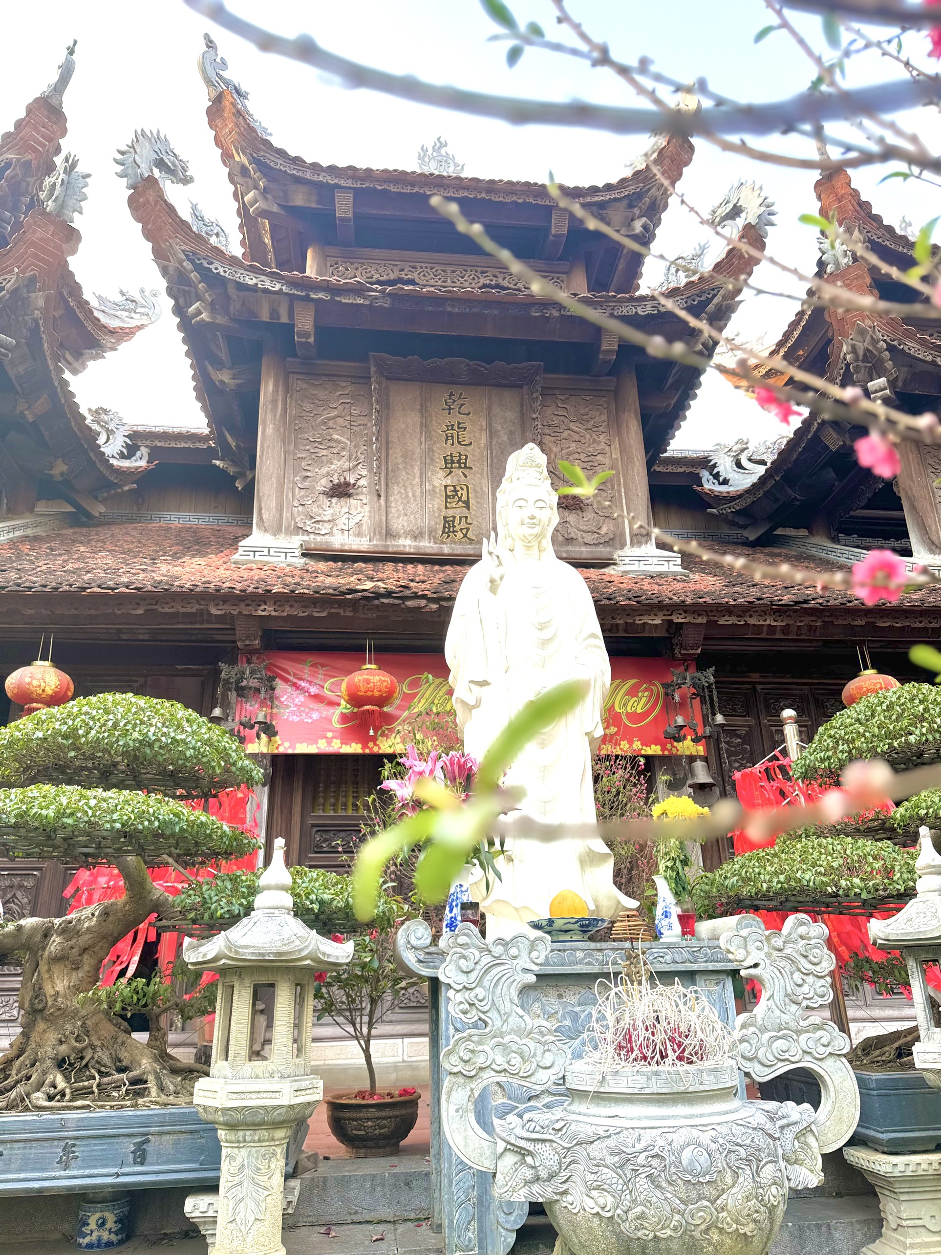 Đầu Xu&acirc;n, chi&ecirc;m ngưỡng ng&ocirc;i ch&ugrave;a cổ ngh&igrave;n năm tuổi ở Thủ đ&ocirc;- Ảnh 8.