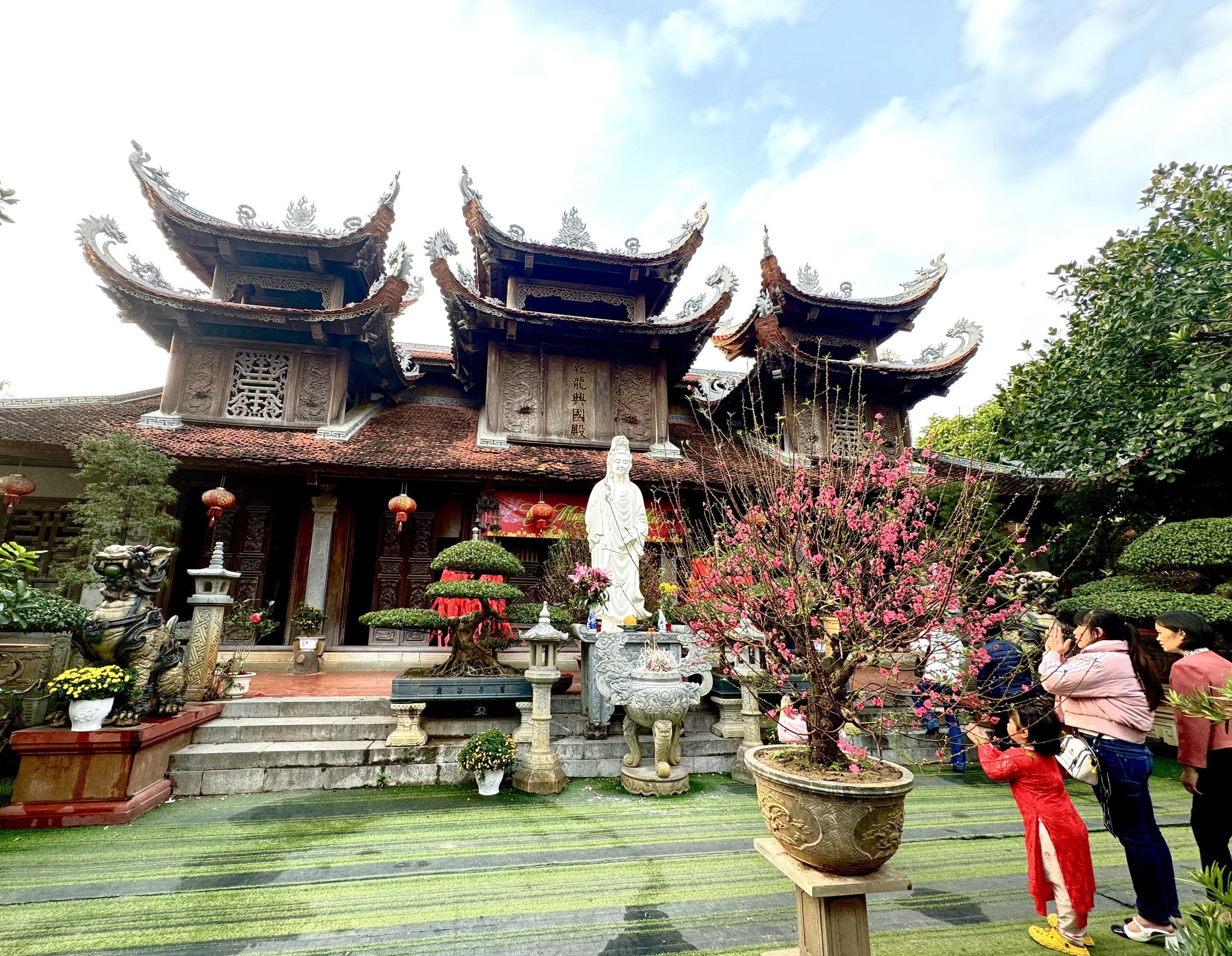 Đầu Xu&acirc;n, chi&ecirc;m ngưỡng ng&ocirc;i ch&ugrave;a cổ ngh&igrave;n năm tuổi ở Thủ đ&ocirc;- Ảnh 6.