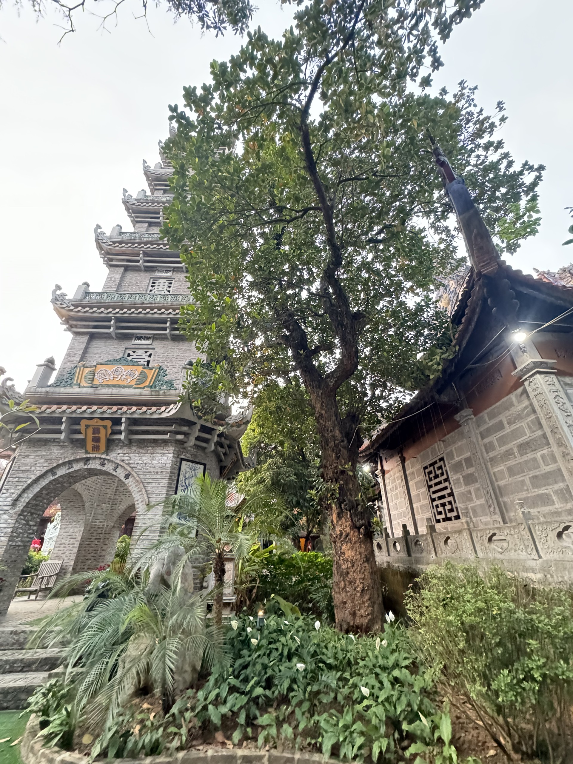 Đầu Xu&acirc;n, chi&ecirc;m ngưỡng ng&ocirc;i ch&ugrave;a cổ ngh&igrave;n năm tuổi ở Thủ đ&ocirc;- Ảnh 17.