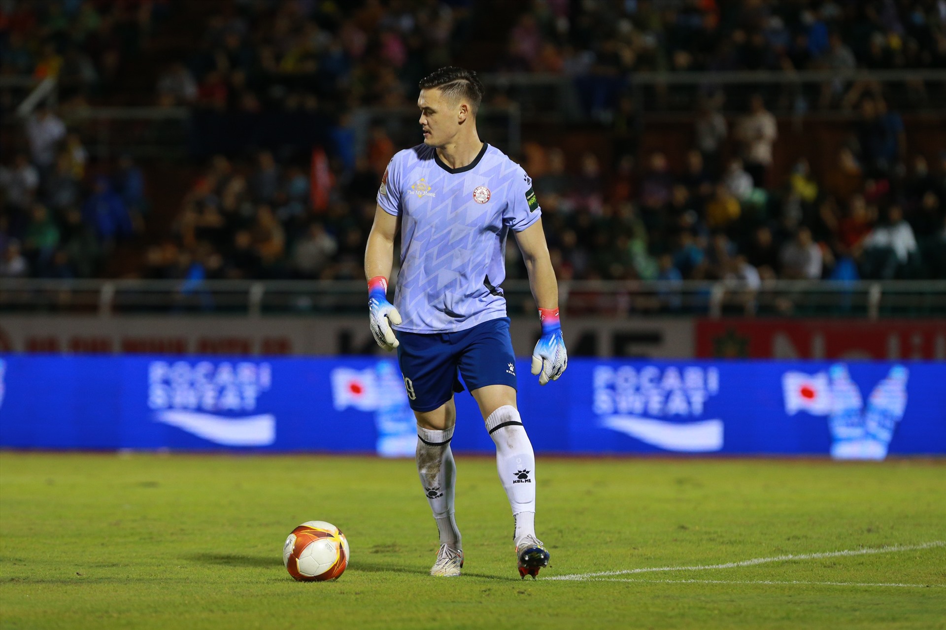 Vụ 4 cầu thủ CLB TP.HCM gia nhập HAGL bất ngờ có biến- Ảnh 1. Vụ 4 cầu thủ CLB TP.HCM gia nhập HAGL bất ngờ có biến- Ảnh 1.