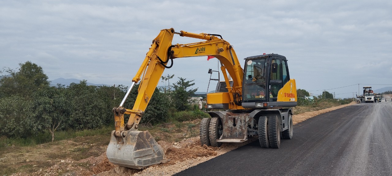 C&ocirc;ng trường cao tốc V&acirc;n Phong - Nha Trang hối hả thi c&ocirc;ng đầu Xu&acirc;n- Ảnh 10.