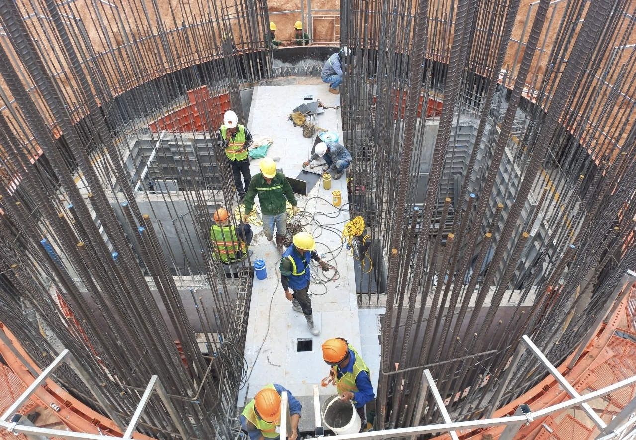 C&ocirc;ng nh&acirc;n l&agrave;m xuy&ecirc;n Tết ở s&acirc;n bay Long Th&agrave;nh được nhận thưởng ngay tại c&ocirc;ng trường- Ảnh 7.