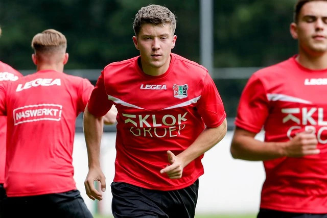 Đối thủ của tuyển Việt Nam nhập tịch sao khủng dự v&ograve;ng loại World Cup- Ảnh 1.