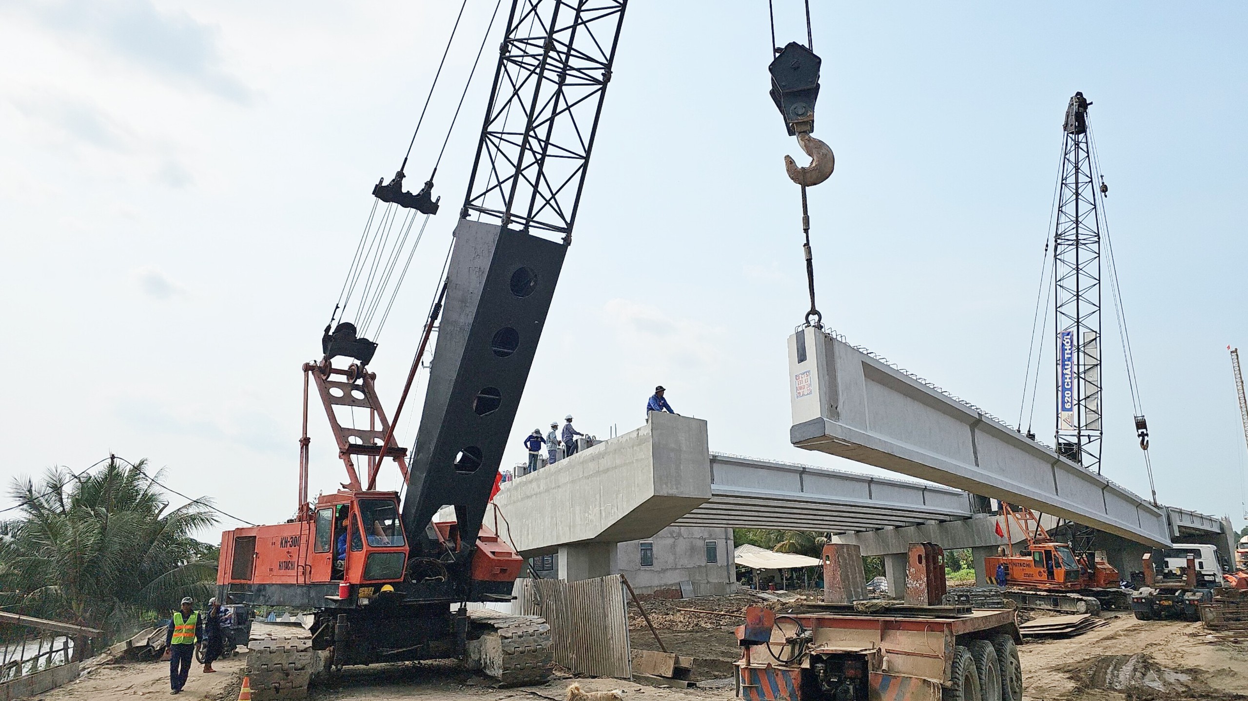 C&ocirc;ng trường cao tốc Ch&acirc;u Đốc - Cần Thơ - S&oacute;c Trăng nhộn nhịp sau kỳ nghỉ Tết- Ảnh 2.