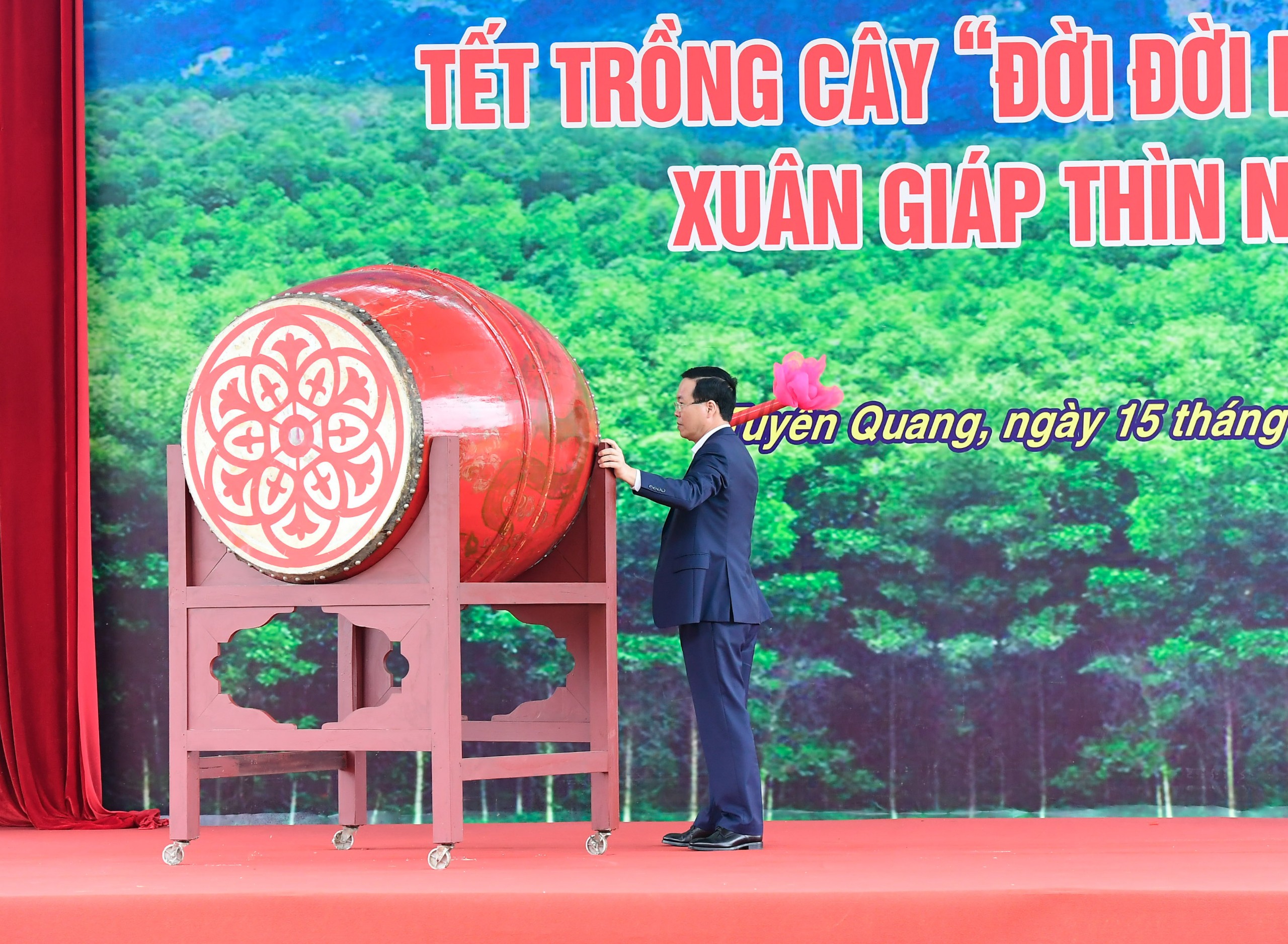 Chủ tịch nước dự Lễ ph&aacute;t động Tết trồng c&acirc;y Xu&acirc;n Gi&aacute;p Th&igrave;n 2024 tại Tuy&ecirc;n Quang- Ảnh 4.