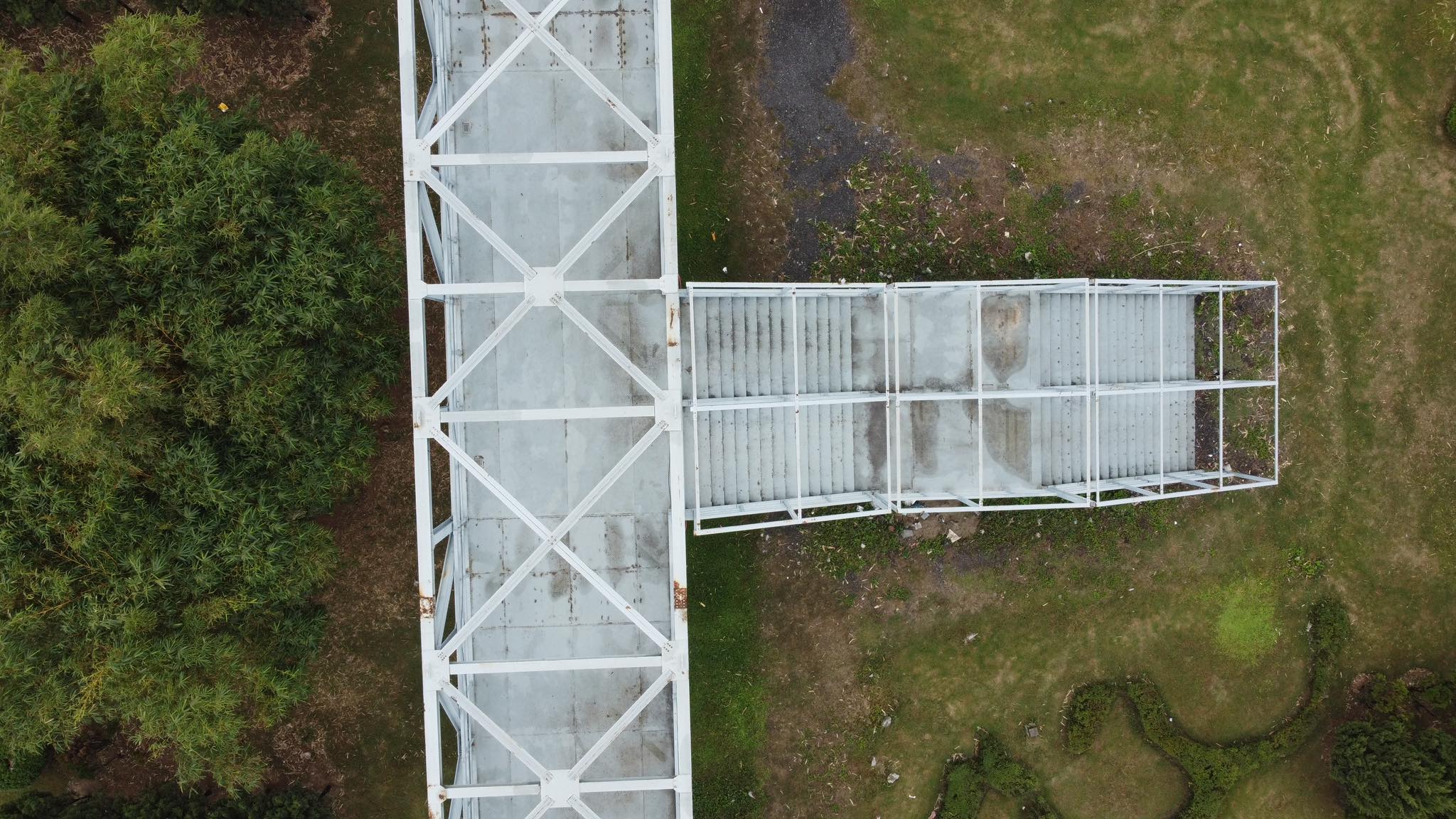 Cận cảnh cầu vượt bộ h&agrave;nh bị 