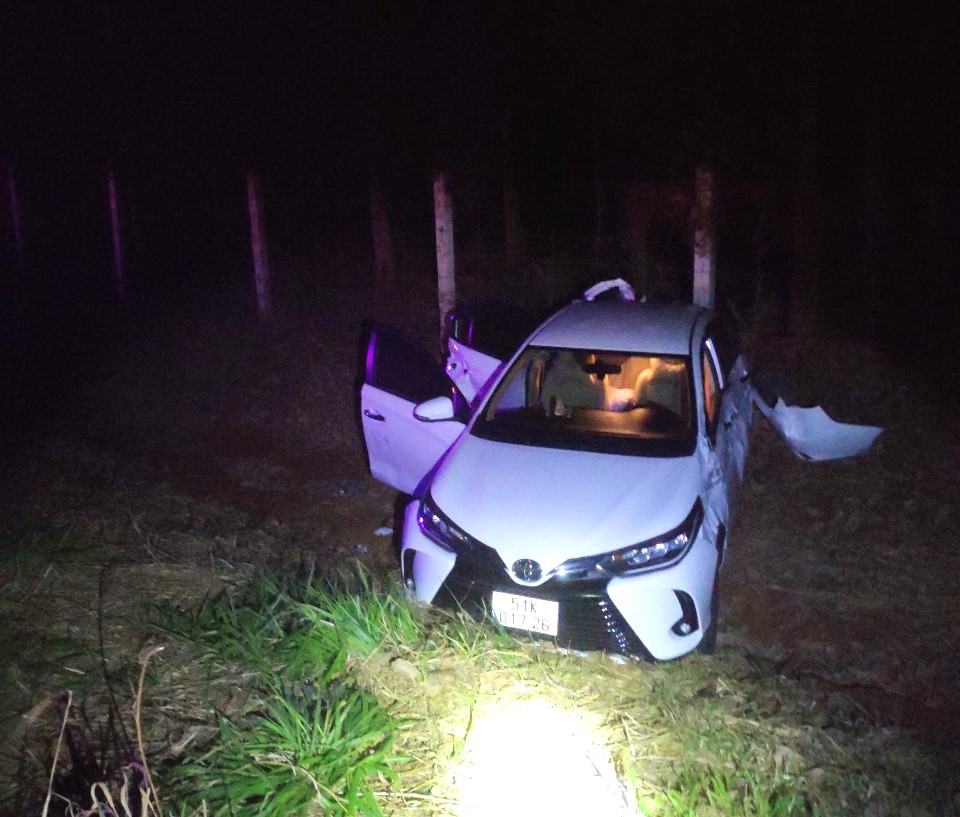 Tai nạn li&ecirc;n ho&agrave;n giữa 4 &ocirc; t&ocirc; tr&ecirc;n cao tốc Phan Thiết - Dầu Gi&acirc;y- Ảnh 2.