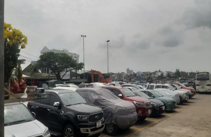 L&yacute; Sơn mất kh&aacute;ch du lịch v&igrave; b&atilde;i giữ xe cảng Sa Kỳ qu&aacute; tải- Ảnh 2.