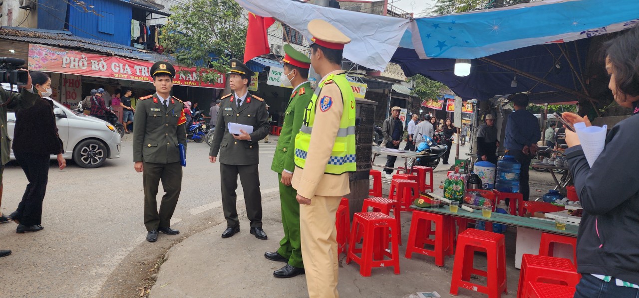 Đi chợ Viềng cầu may, t&agrave;i xế cần biết c&aacute;c phương &aacute;n ph&acirc;n luồng giao th&ocirc;ng- Ảnh 1.