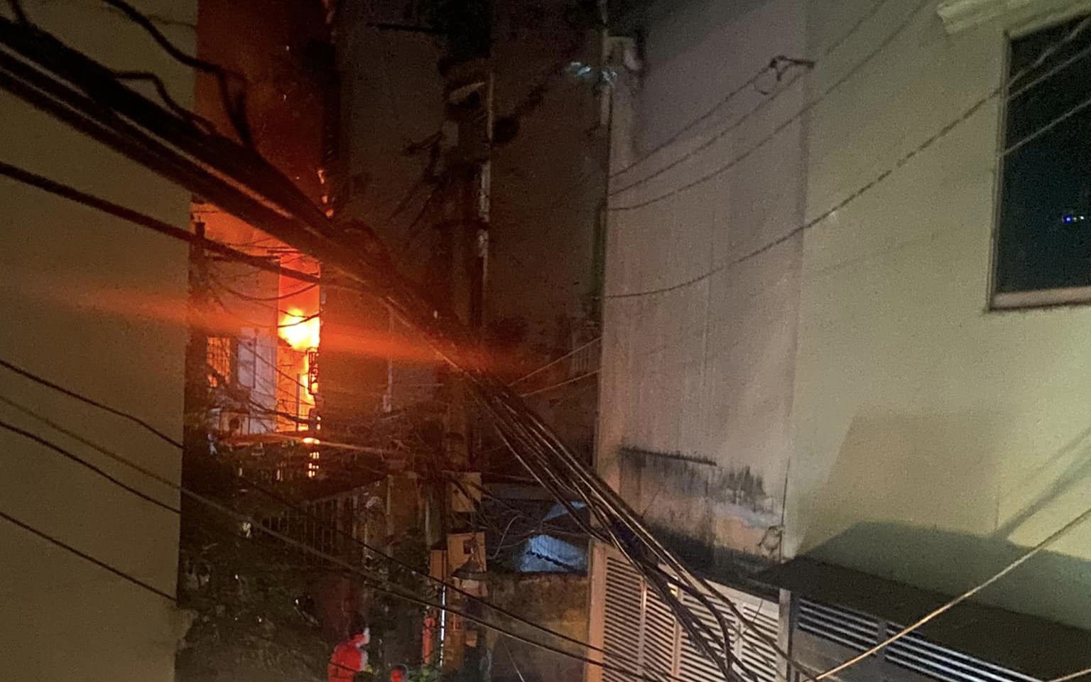 Ch&aacute;y 3 căn nh&agrave; ở TP.HCM, 4 người tử vong