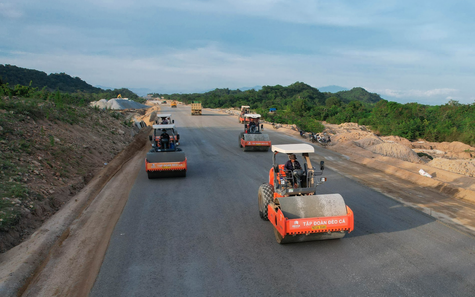 Đồng Nai sắp đầu tư nâng cấp nhiều tuyến đường kết nối - Ảnh 3. Doanh nghiệp giao thông và chiến lược giữ chân người tài