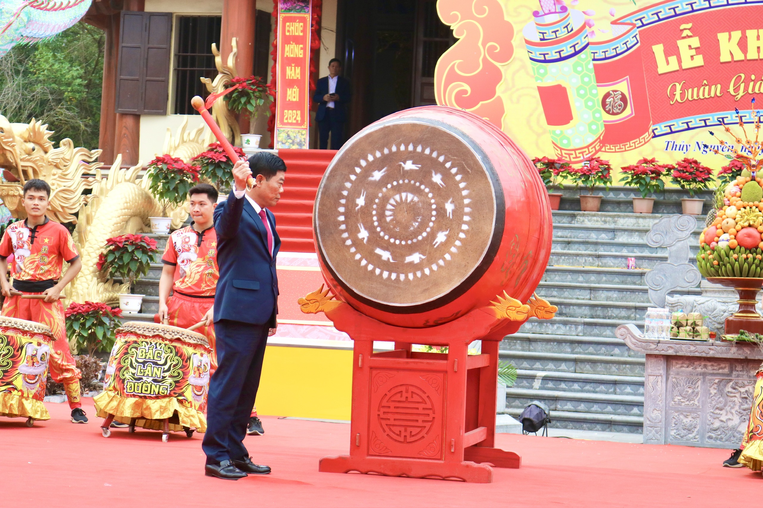 Hàng nghìn người dự lễ khai bút, thi viết thư pháp tại Hải Phòng- Ảnh 2. Hàng nghìn người dự lễ khai bút, thi viết thư pháp tại Hải Phòng- Ảnh 2.