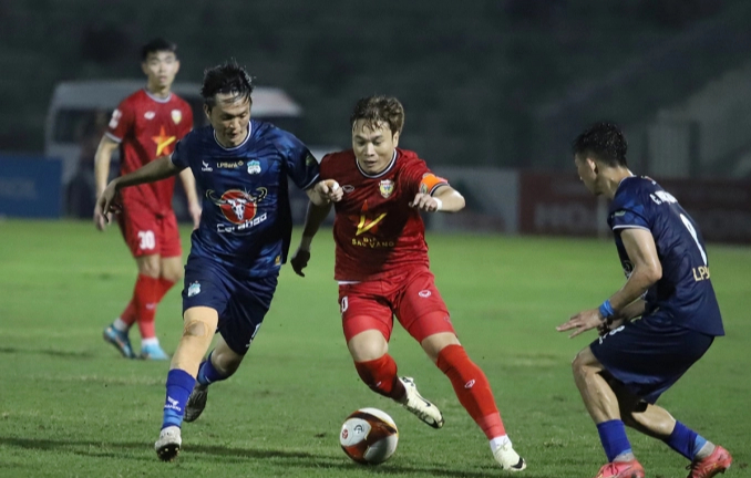 V-League: HAGL thua H&agrave; Tĩnh, CAHN thắng đẹp TP.HCM trong ng&agrave;y ra mắt HLV Kiatisak- Ảnh 1.