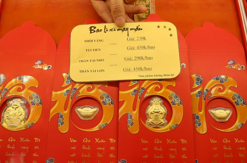 C&aacute;c cửa h&agrave;ng v&agrave;ng ở TP.HCM nhộn nhịp trước ng&agrave;y v&iacute;a Thần T&agrave;i- Ảnh 4.