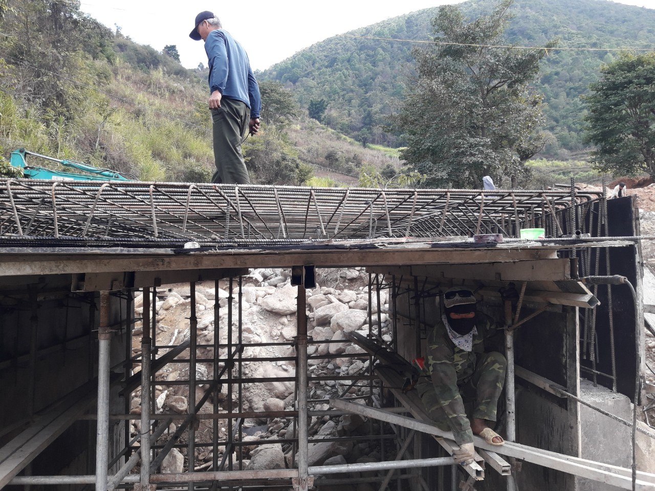 C&acirc;y cầu của B&aacute;o Giao th&ocirc;ng gi&uacute;p người d&acirc;n v&ugrave;ng cao Sơn La đi lại an to&agrave;n, tho&aacute;t ngh&egrave;o- Ảnh 5.