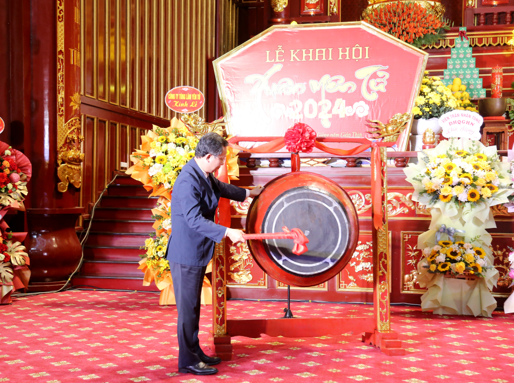 H&agrave;ng vạn du kh&aacute;ch về khai hội xu&acirc;n Y&ecirc;n Tử, giao th&ocirc;ng thuận lợi- Ảnh 2.