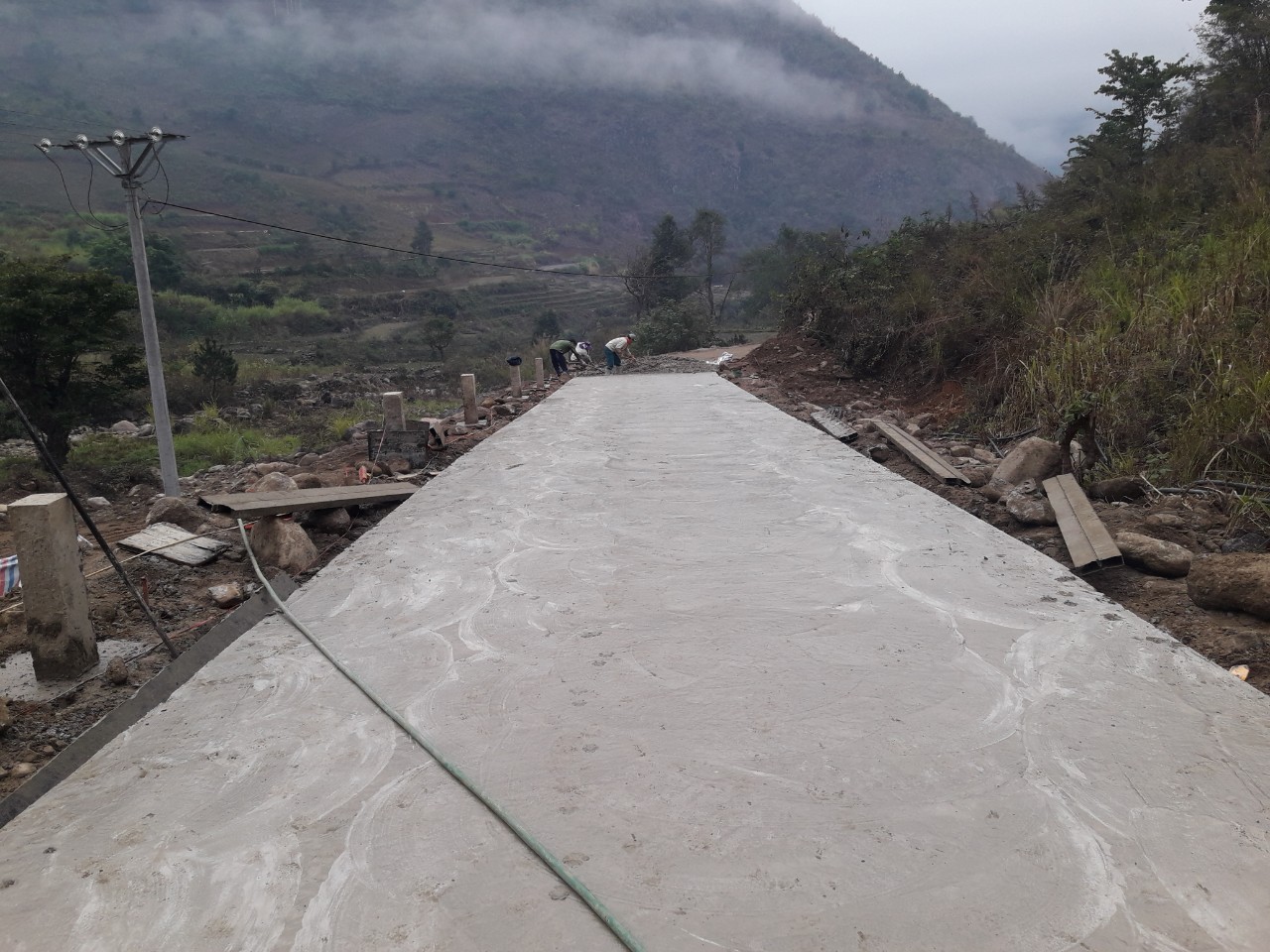 C&acirc;y cầu của B&aacute;o Giao th&ocirc;ng gi&uacute;p người d&acirc;n v&ugrave;ng cao Sơn La đi lại an to&agrave;n, tho&aacute;t ngh&egrave;o- Ảnh 10.