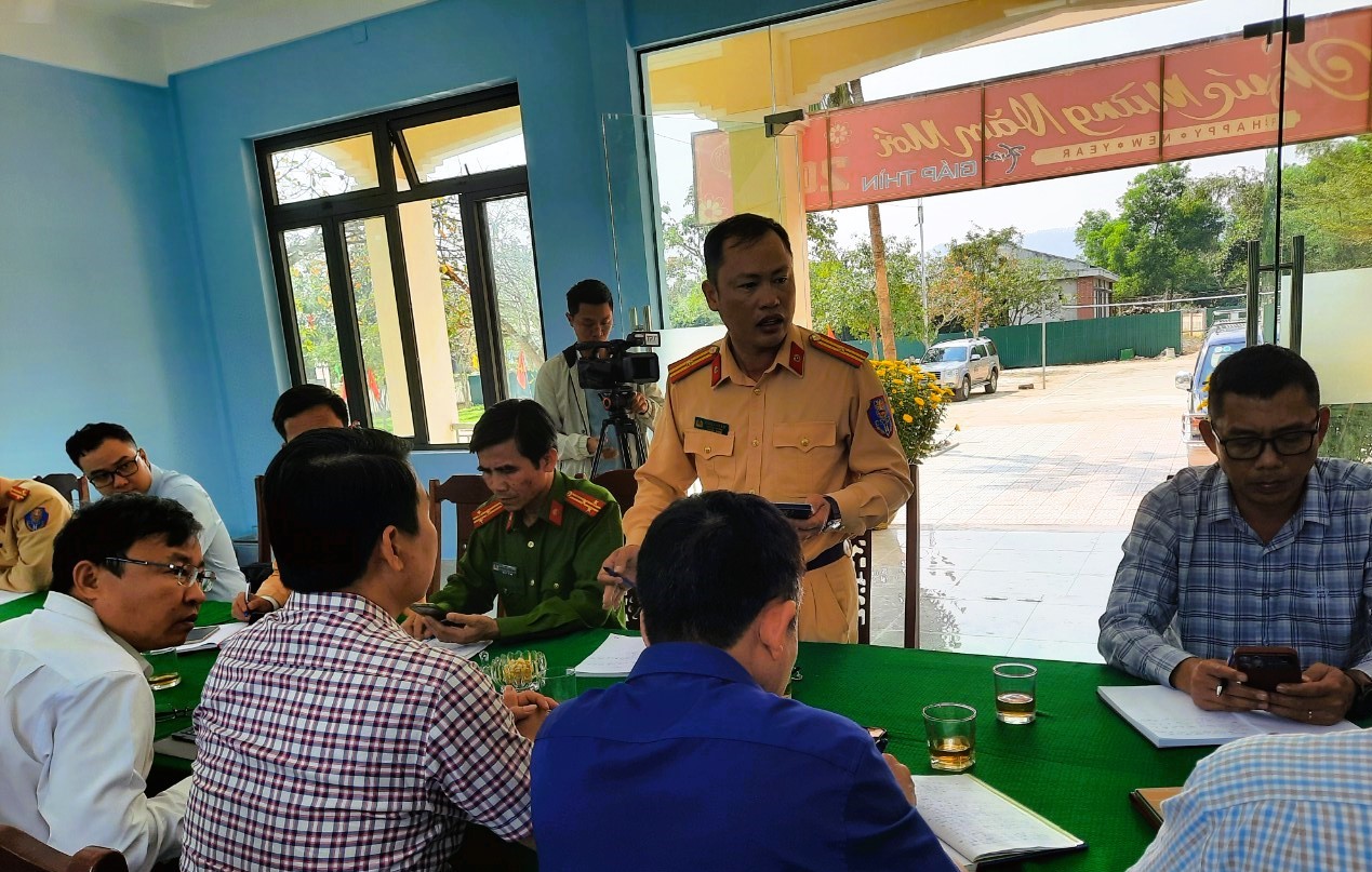 Tài xế gây tai nạn 3 người chết trên cao tốc Cam Lộ - La Sơn ít khi lái xe- Ảnh 5. Tài xế gây tai nạn 3 người chết trên cao tốc Cam Lộ - La Sơn ít khi lái xe- Ảnh 5.