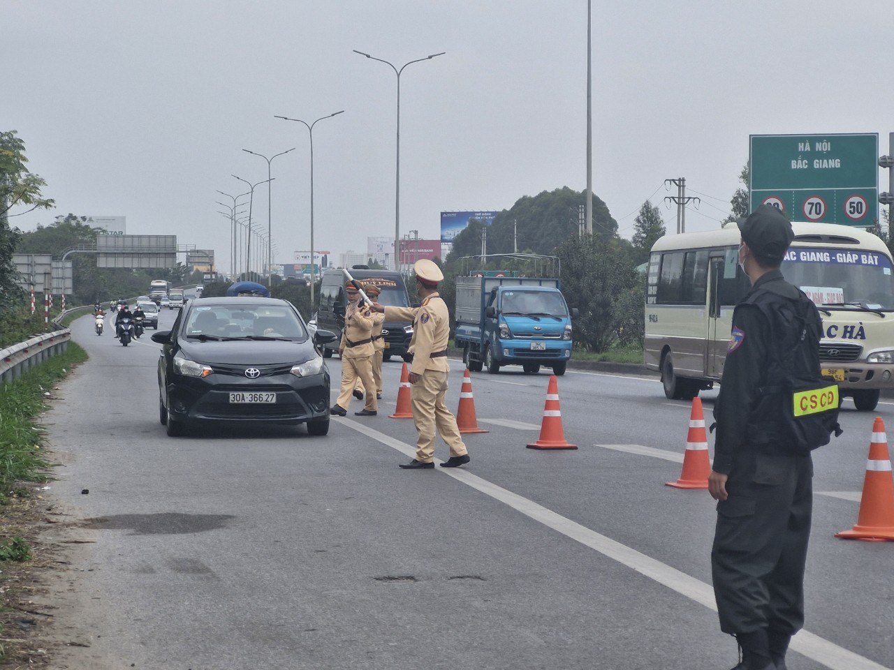 H&agrave;ng trăm t&agrave;i xế vi phạm tốc độ v&igrave; nhầm QL1 qua Bắc Ninh l&agrave;... cao tốc- Ảnh 1.