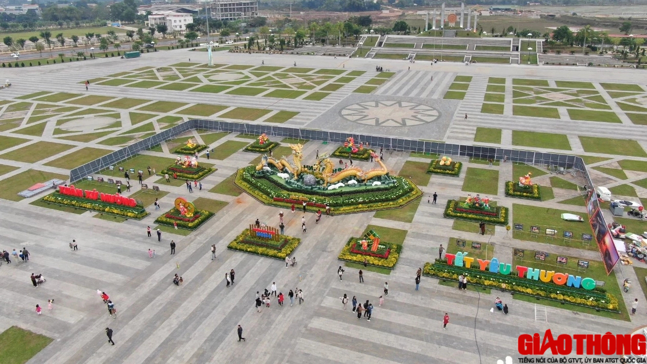 Trầm trồ trước linh vật Trầm trồ trước linh vật