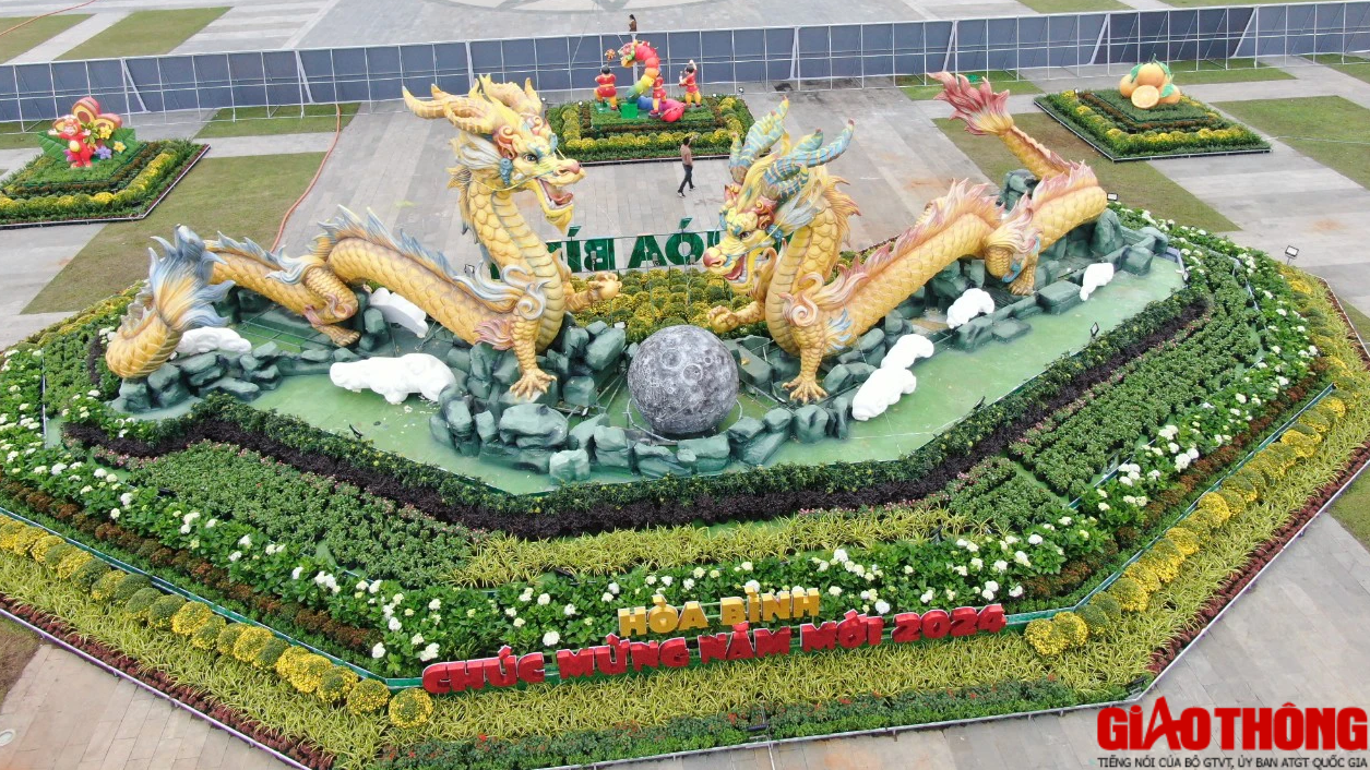 Trầm trồ trước linh vật Trầm trồ trước linh vật