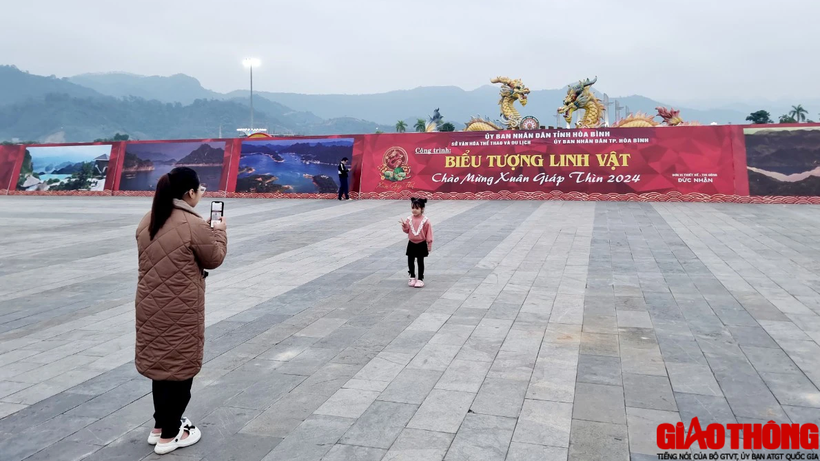 Trầm trồ trước linh vật Trầm trồ trước linh vật