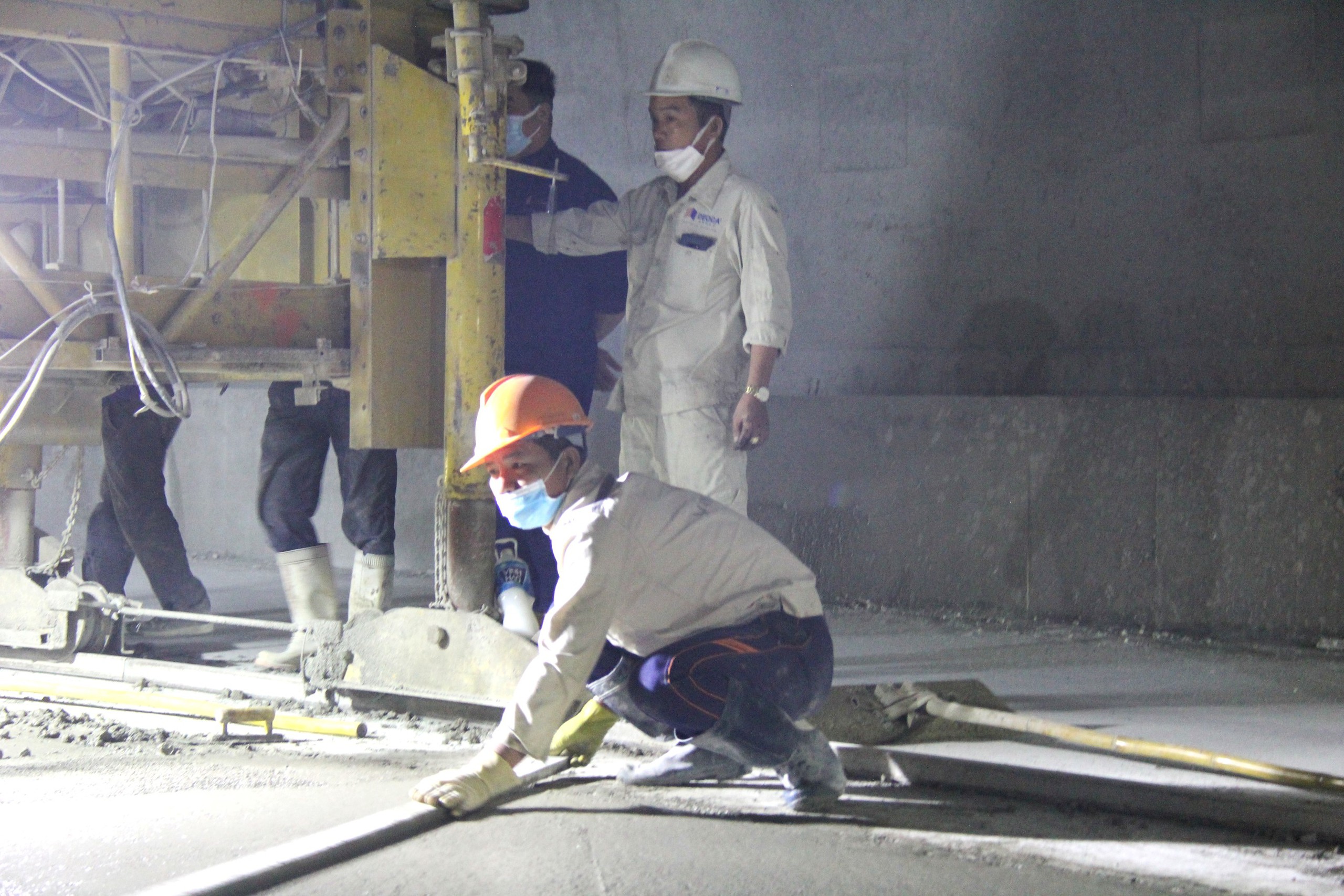 Đua tiến độ đêm ngày trên cao tốc Cam Lâm - Vĩnh Hảo, dồn lực làm hầm Núi Vung- Ảnh 12. Đua tiến độ đêm ngày trên cao tốc Cam Lâm - Vĩnh Hảo, dồn lực làm hầm Núi Vung- Ảnh 12.