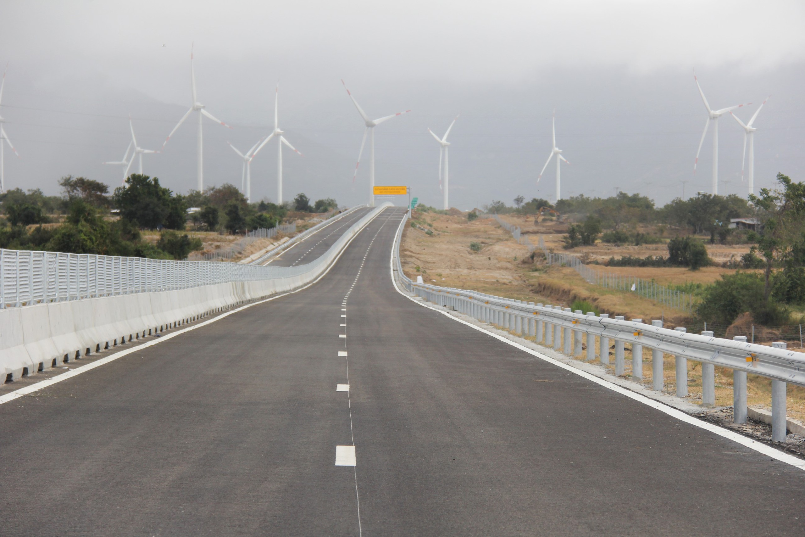 Đua tiến độ đêm ngày trên cao tốc Cam Lâm - Vĩnh Hảo, dồn lực làm hầm Núi Vung- Ảnh 8. Đua tiến độ đêm ngày trên cao tốc Cam Lâm - Vĩnh Hảo, dồn lực làm hầm Núi Vung- Ảnh 8.
