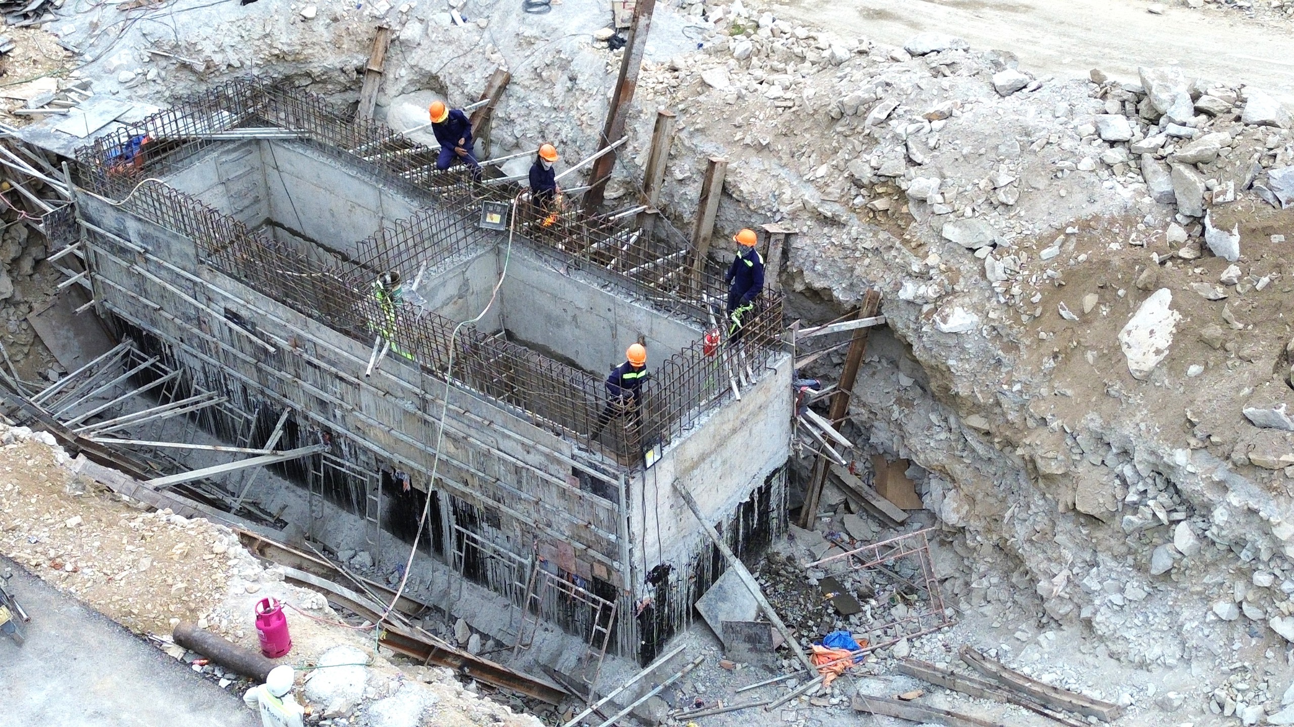 Đua tiến độ đêm ngày trên cao tốc Cam Lâm - Vĩnh Hảo, dồn lực làm hầm Núi Vung- Ảnh 10. Đua tiến độ đêm ngày trên cao tốc Cam Lâm - Vĩnh Hảo, dồn lực làm hầm Núi Vung- Ảnh 10.