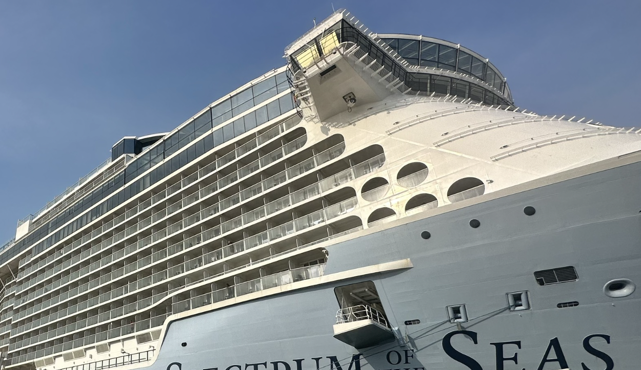 Siêu tàu Spectrum of The Seas đưa 4.485 khách quốc tế tới Bà Rịa - Vũng Tàu- Ảnh 9. Siêu tàu Spectrum of The Seas đưa 4.485 khách quốc tế tới Bà Rịa - Vũng Tàu- Ảnh 9.