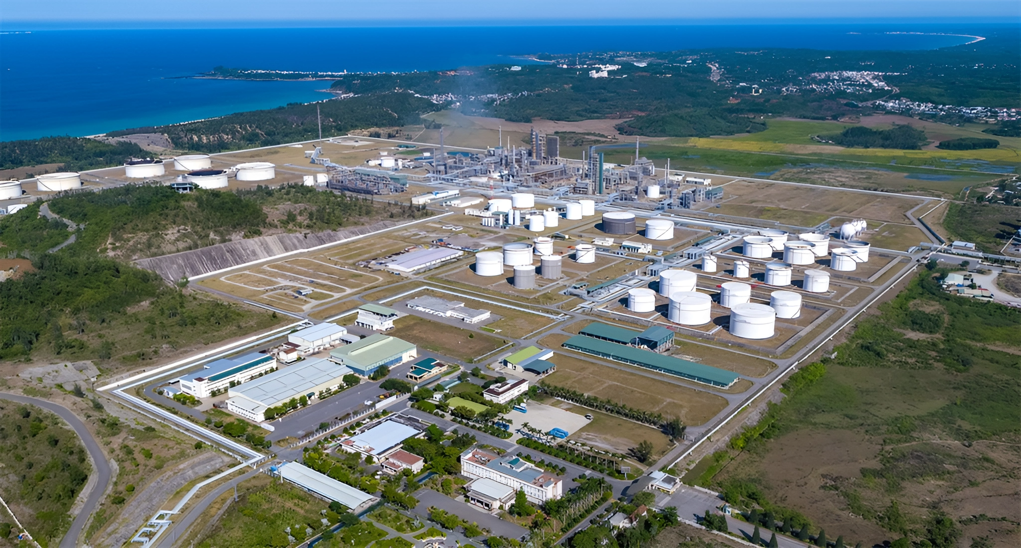 An aerial view of a factory  Description automatically generated