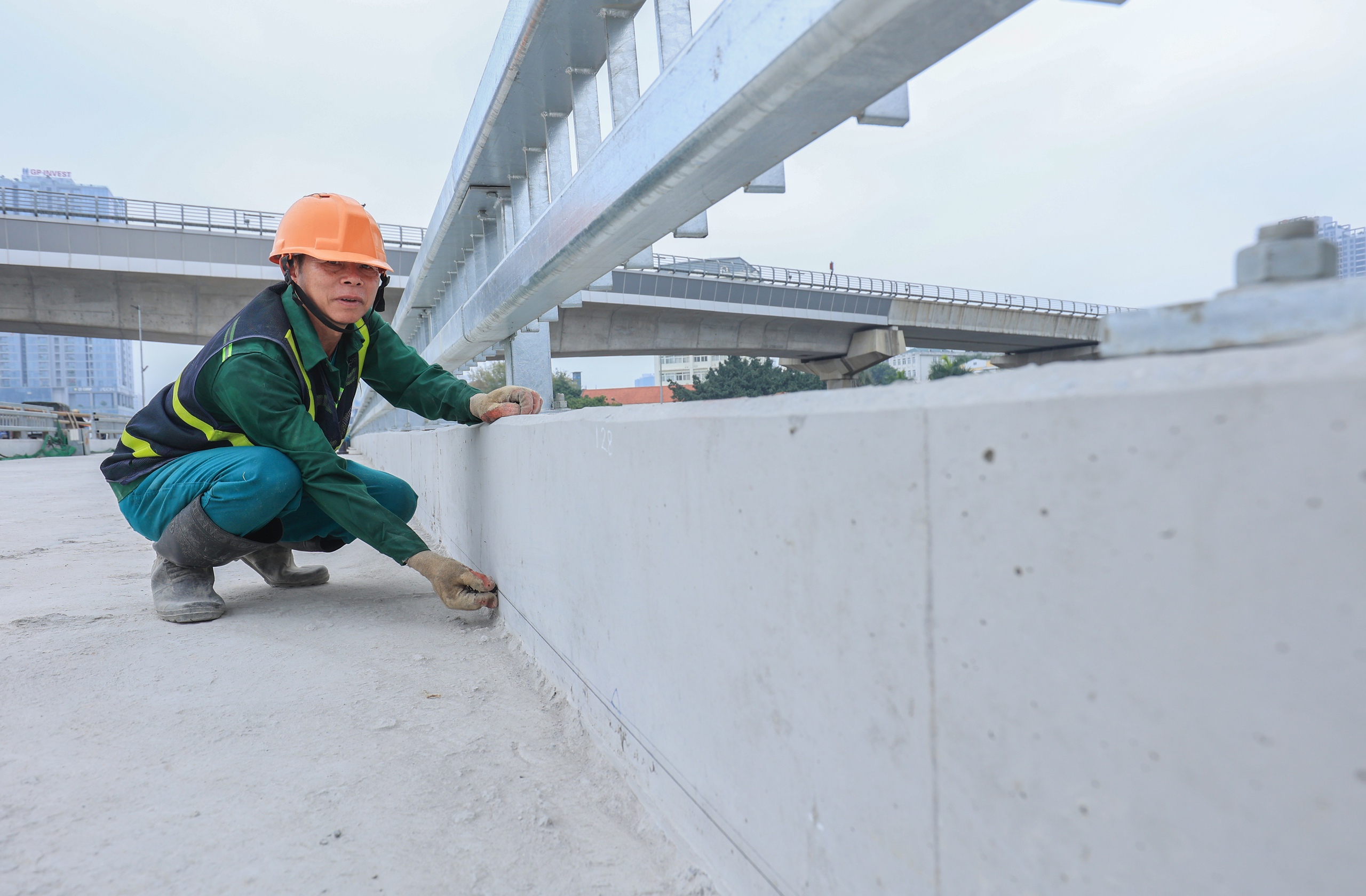 To&agrave;n cảnh 2 cầu đ&ocirc; thị n&uacute;t giao Mai Dịch chuẩn bị về đ&iacute;ch- Ảnh 6.
