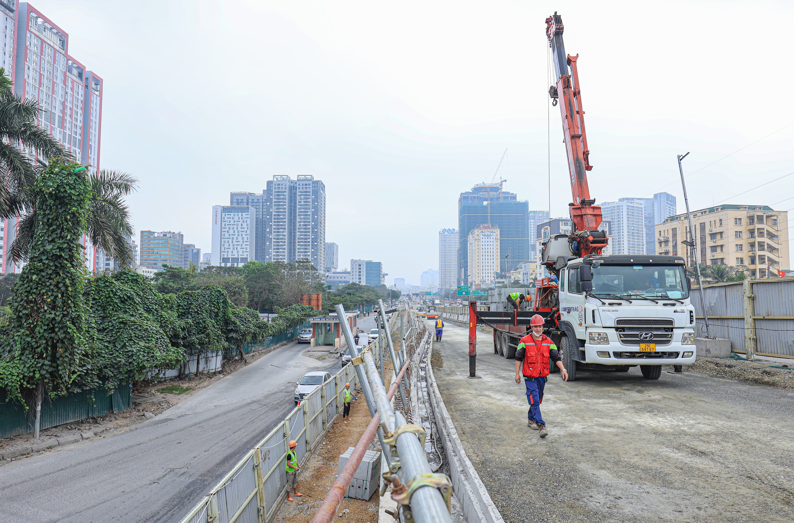 To&agrave;n cảnh 2 cầu đ&ocirc; thị n&uacute;t giao Mai Dịch chuẩn bị về đ&iacute;ch- Ảnh 9.