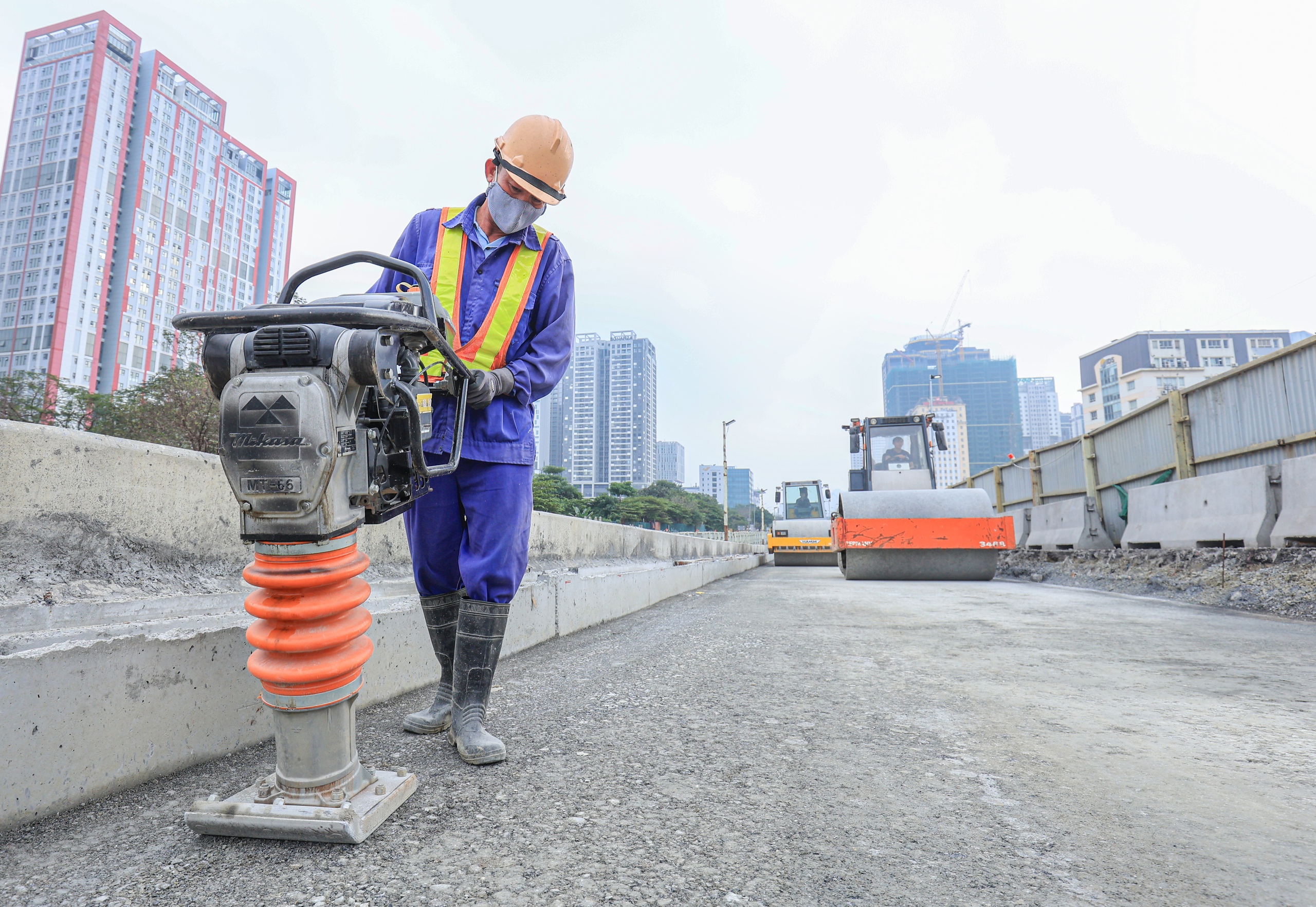 To&agrave;n cảnh 2 cầu đ&ocirc; thị n&uacute;t giao Mai Dịch chuẩn bị về đ&iacute;ch- Ảnh 8.