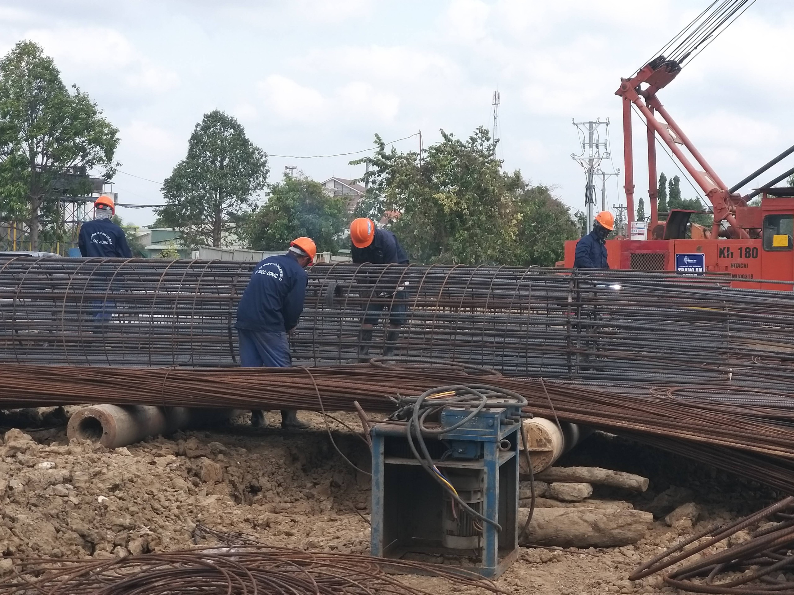 Lao dầm cầu T&acirc;n Bửu tr&ecirc;n đường V&agrave;nh đai 3  trong th&aacute;ng 5- Ảnh 3.