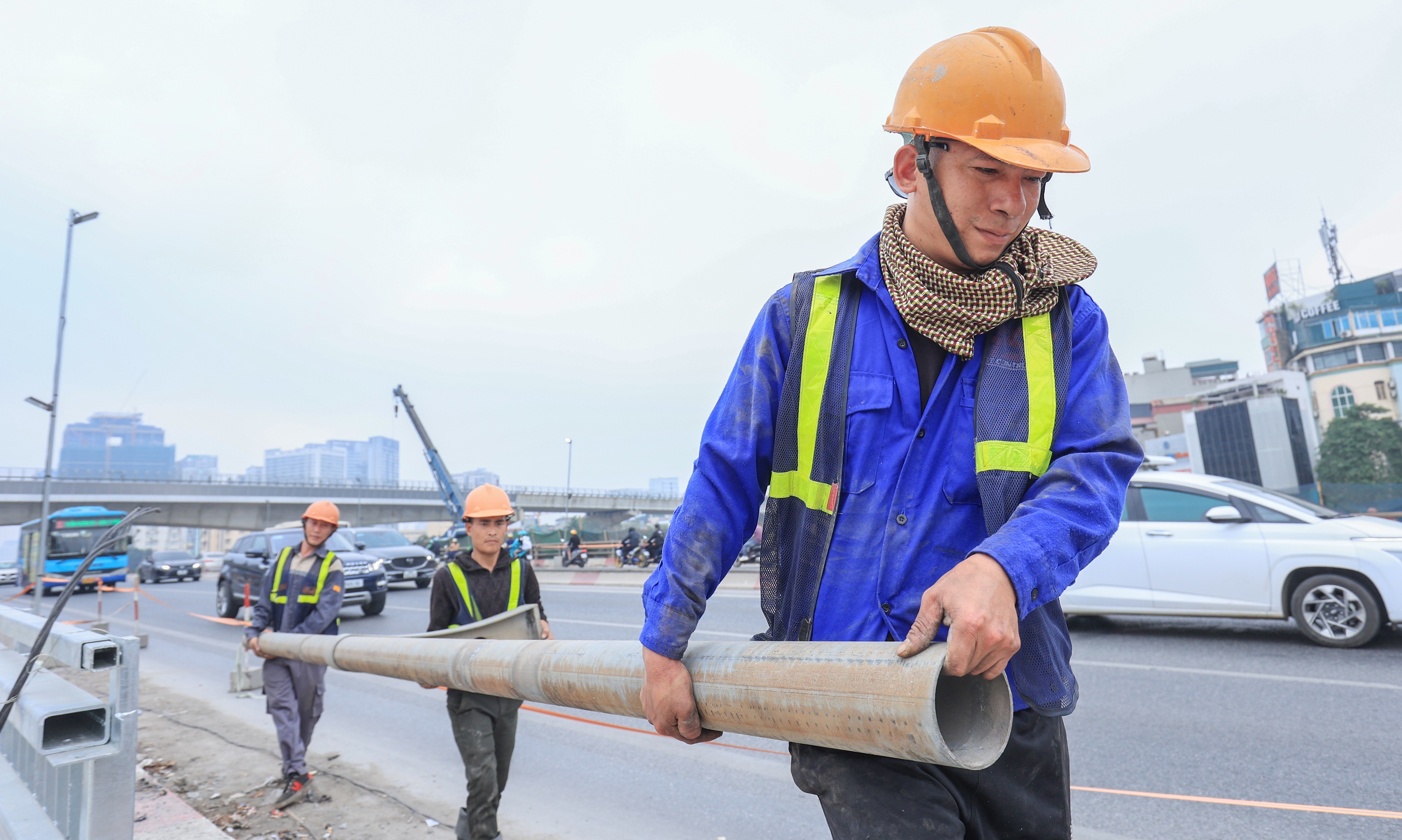 To&agrave;n cảnh 2 cầu đ&ocirc; thị n&uacute;t giao Mai Dịch chuẩn bị về đ&iacute;ch- Ảnh 11.