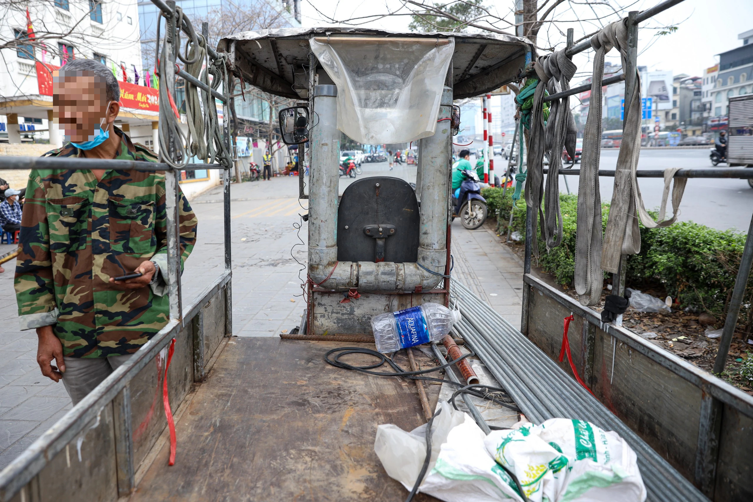CSGT H&agrave; Nội đồng loạt xử phạt nhiều xe tự chế ngh&ecirc;nh ngang tr&ecirc;n phố- Ảnh 5.