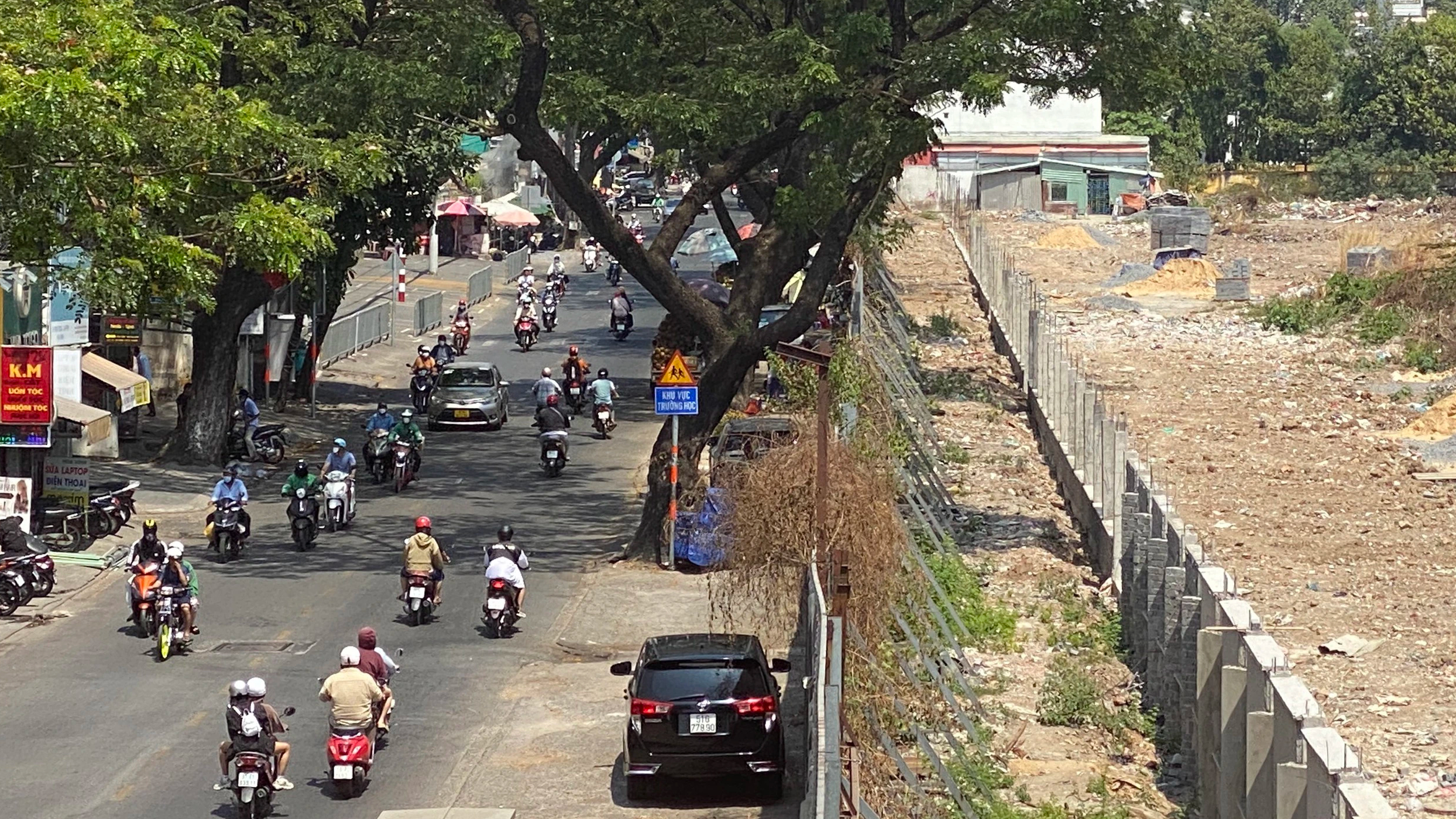 Đường v&agrave;o nh&agrave; ga T3 T&acirc;n Sơn Nhất rộng 10m vẫn im l&igrave;m khiến người d&acirc;n sốt ruột- Ảnh 2.