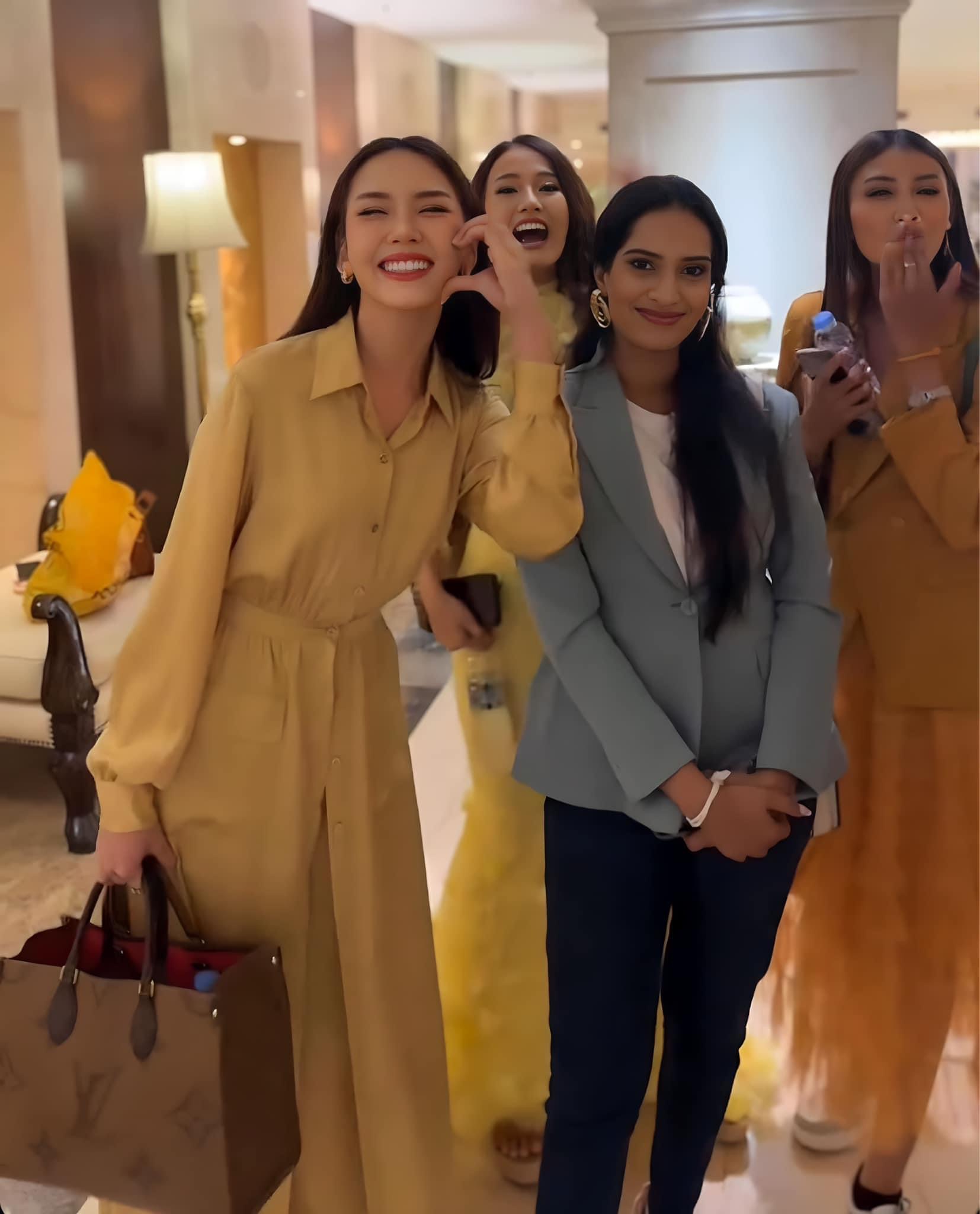 Hoa hậu Mai Phương ch&agrave;o s&acirc;n ấn tượng, năng nổ tại nh&agrave; chung Miss World 71- Ảnh 4.