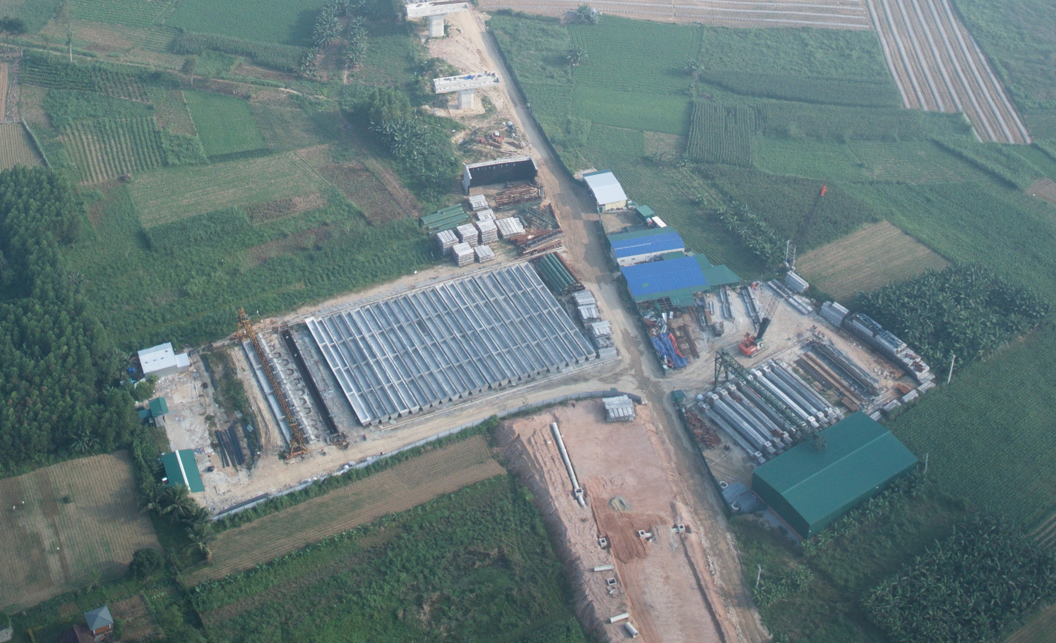 Cầu 850 tỷ bắc qua s&ocirc;ng Tr&agrave; Kh&uacute;c c&ograve;n nhiều điểm nghẽn cần th&aacute;o gỡ- Ảnh 8.